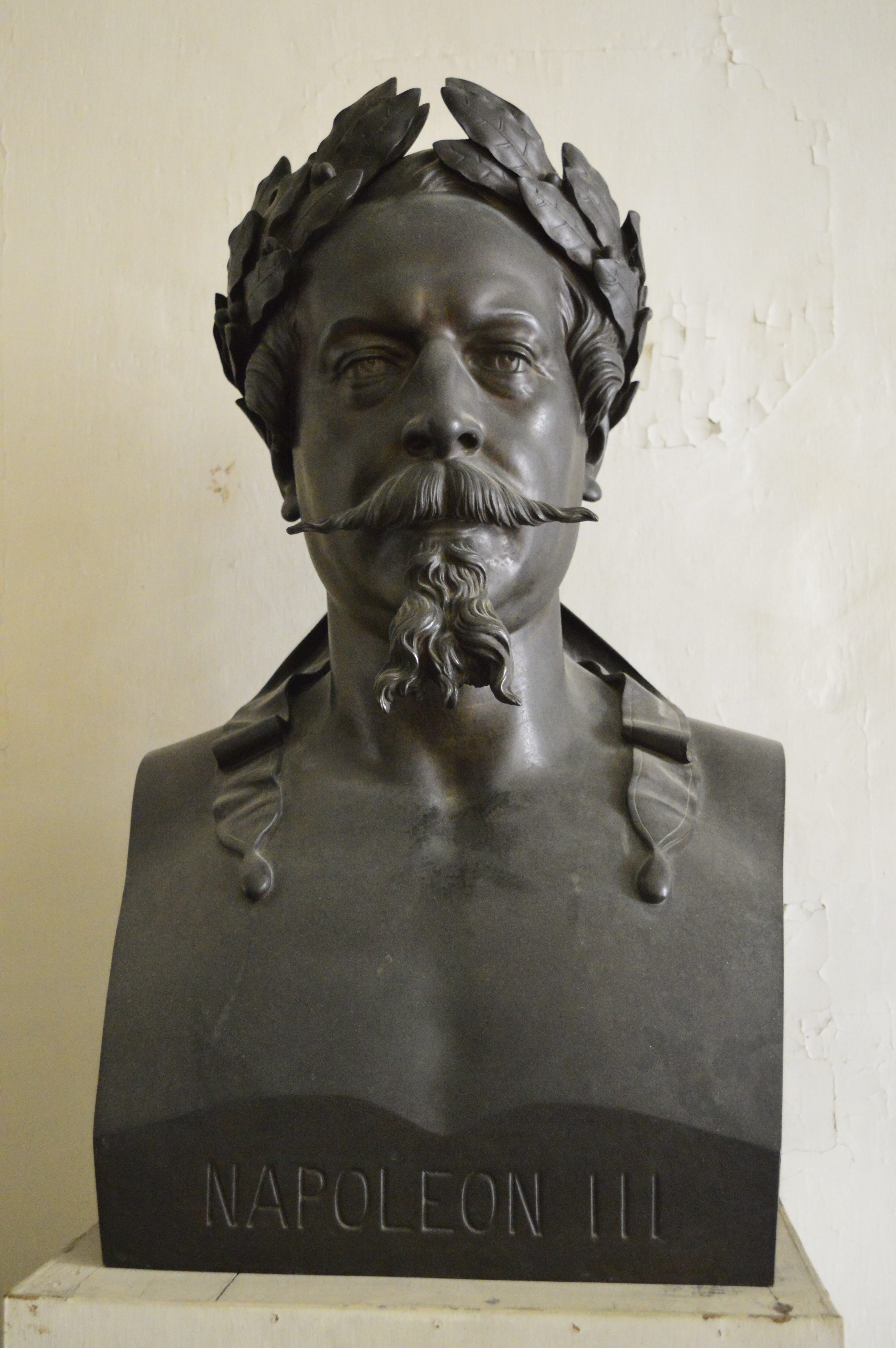 Bronze, headshot, Sculpture, bonaparte, human representation, indoors, palace, wall - building feature, close-up, people, male likeness, adults only, france, Phone HD Wallpaper