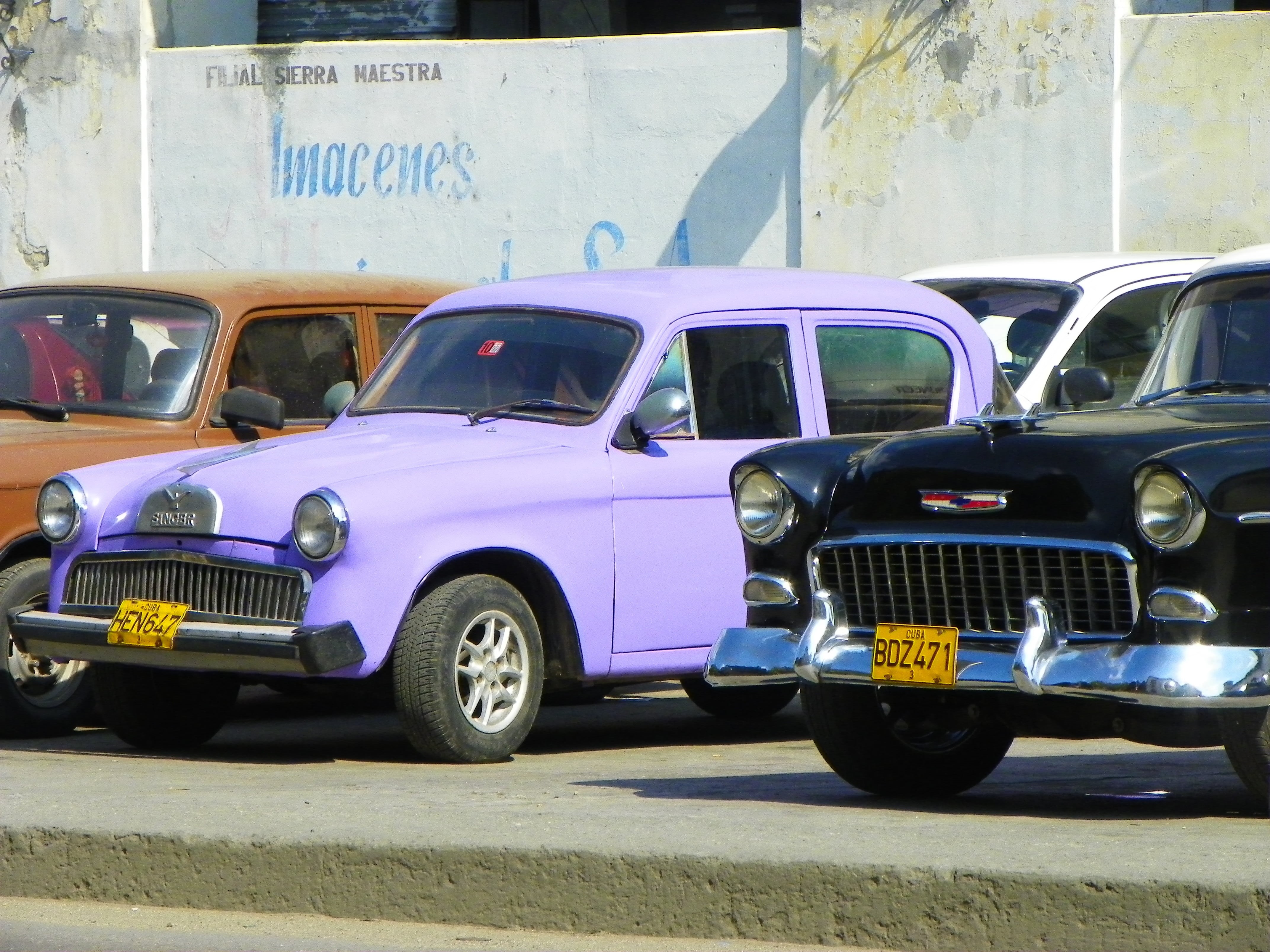 old car, stationary, street, vintage car, havana, old, city, motor vehicle, 4K, outdoors, ancient city, fidel castro, travel, day, old cars, business, HD Wallpaper