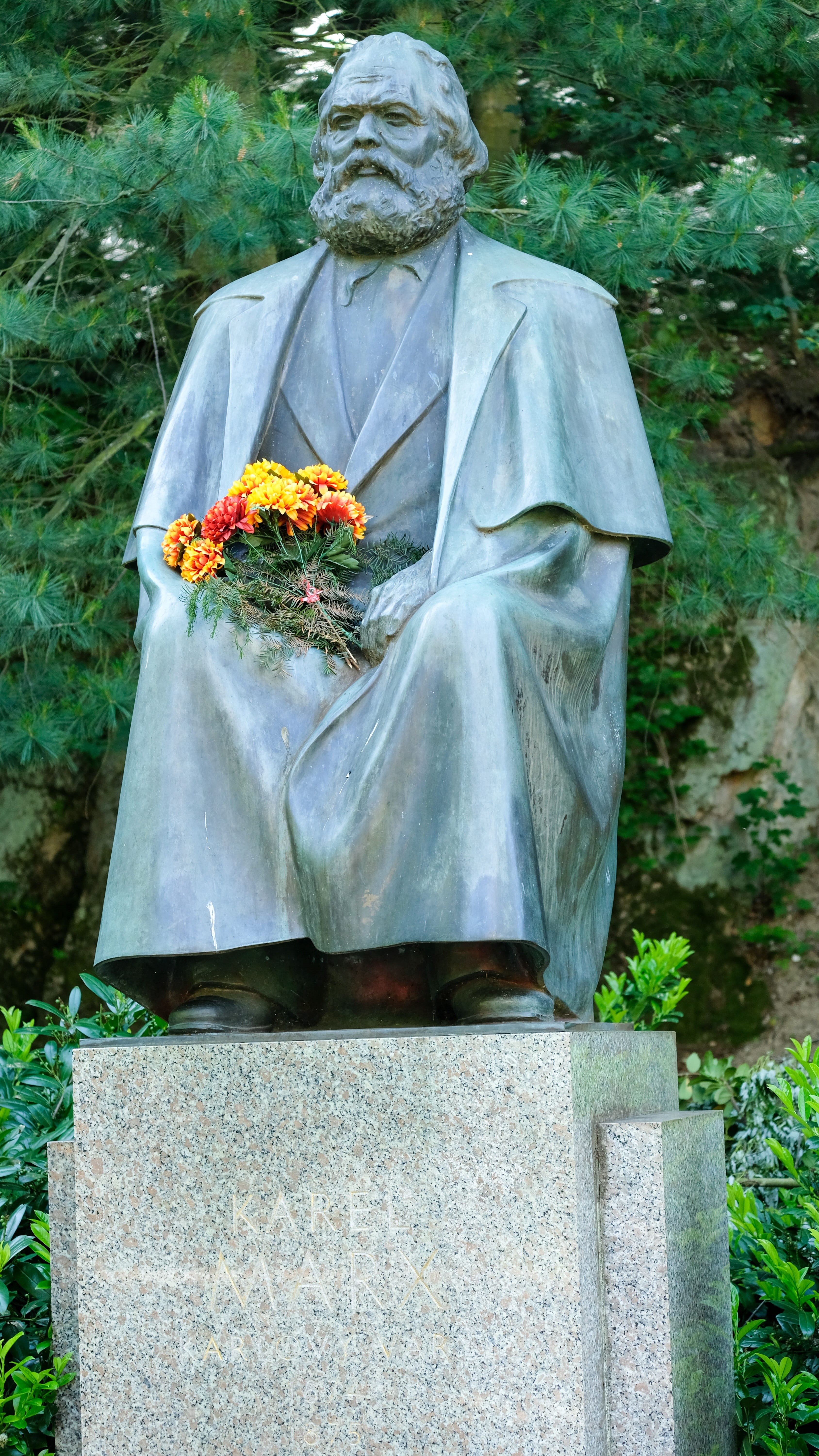 human representation, cemetery, plant, nature, monument, female likeness, karlovy-vary, flowering plant, belief, religion, day, representation, grave, spirituality, Phone HD Wallpaper