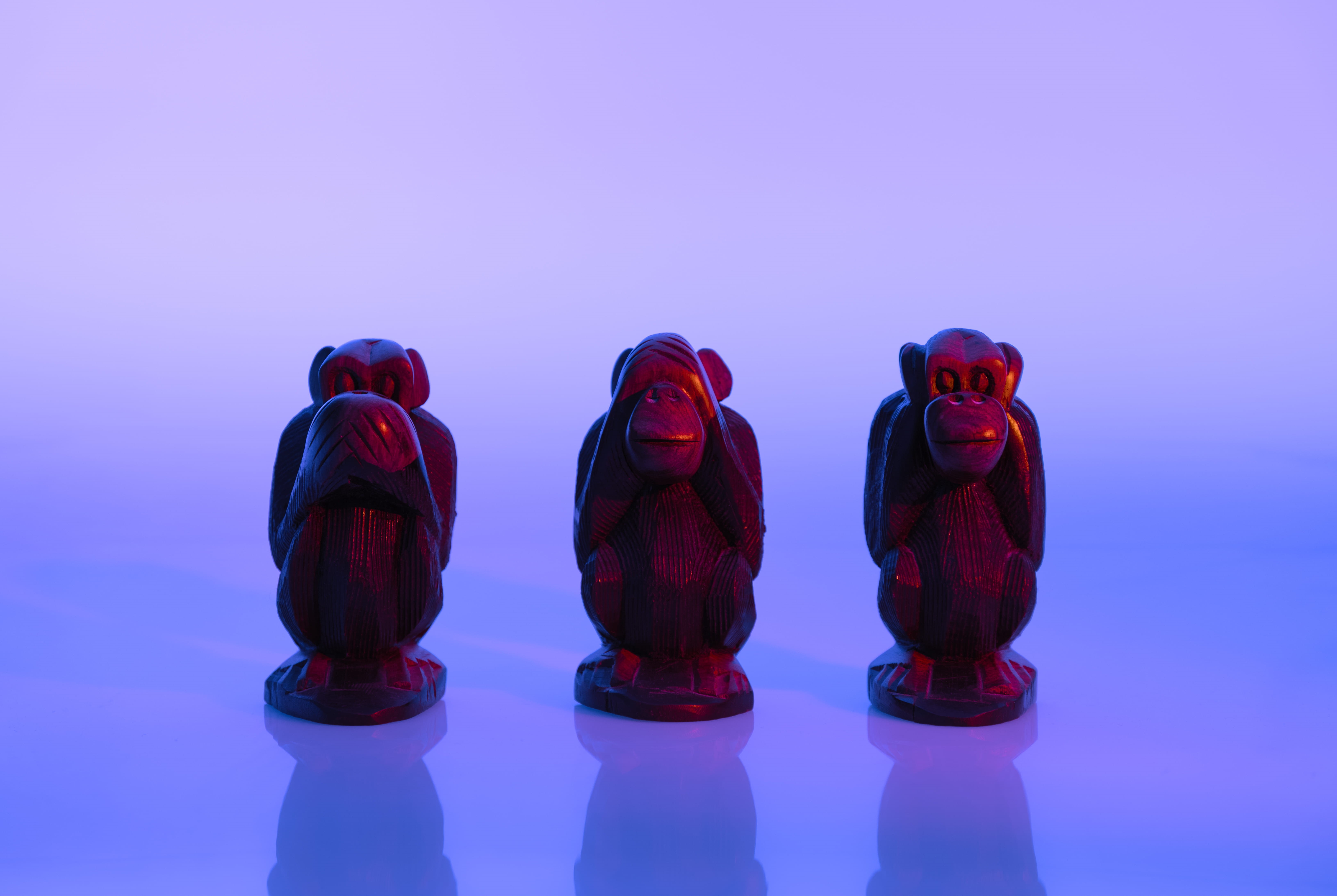 iwazaru, see no evil, hear no evil, mizaru, indoors, kobu agency, three objects, purple, carved, group of objects, studio shot, 5K, in a row, faro, leisure games, HD Wallpaper