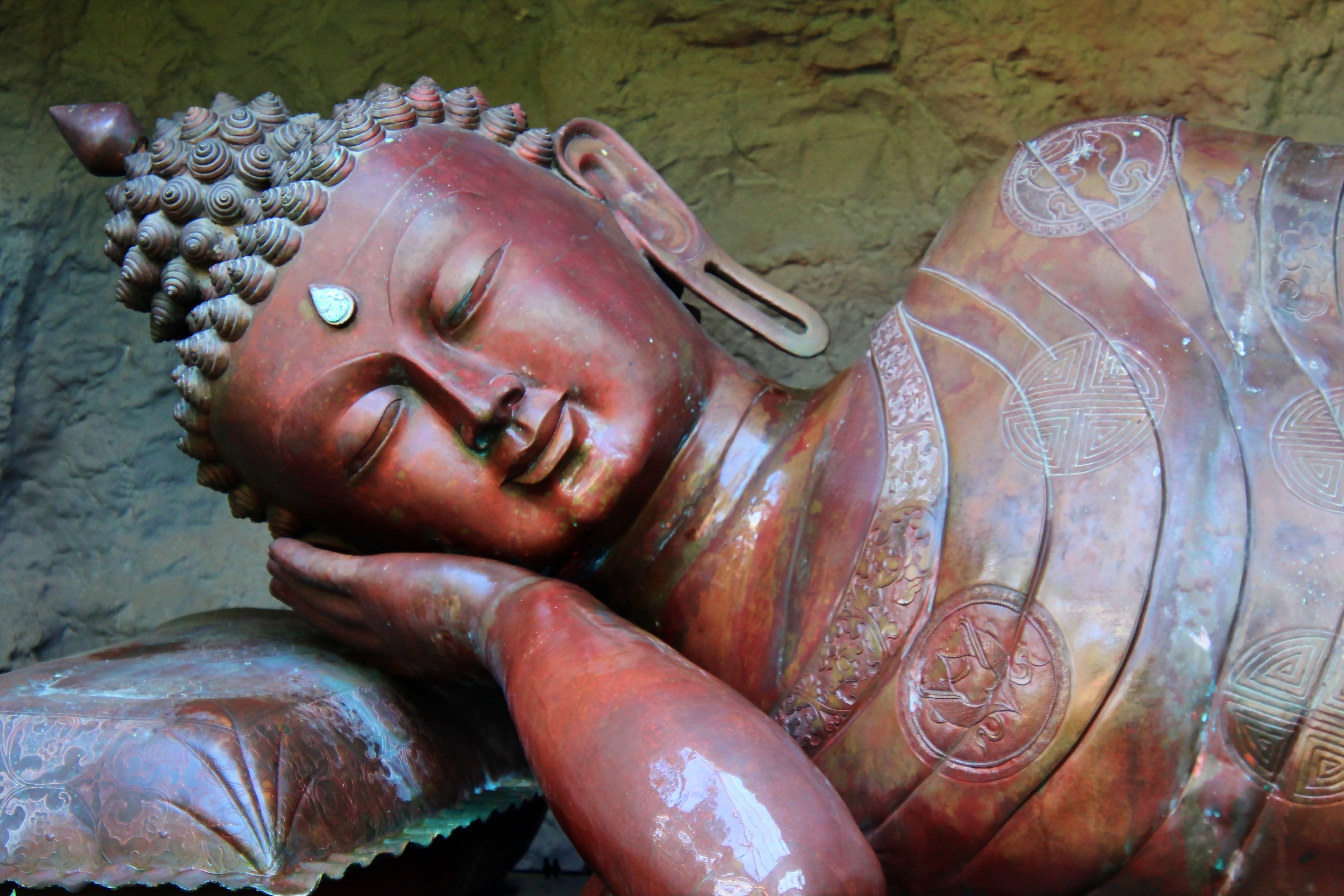inner middle, ornate, sleep, buddha, serenity, indoors, spirituality, religion, relax, rest, female likeness, belief, idol, chill out, relaxation, statue, HD Wallpaper