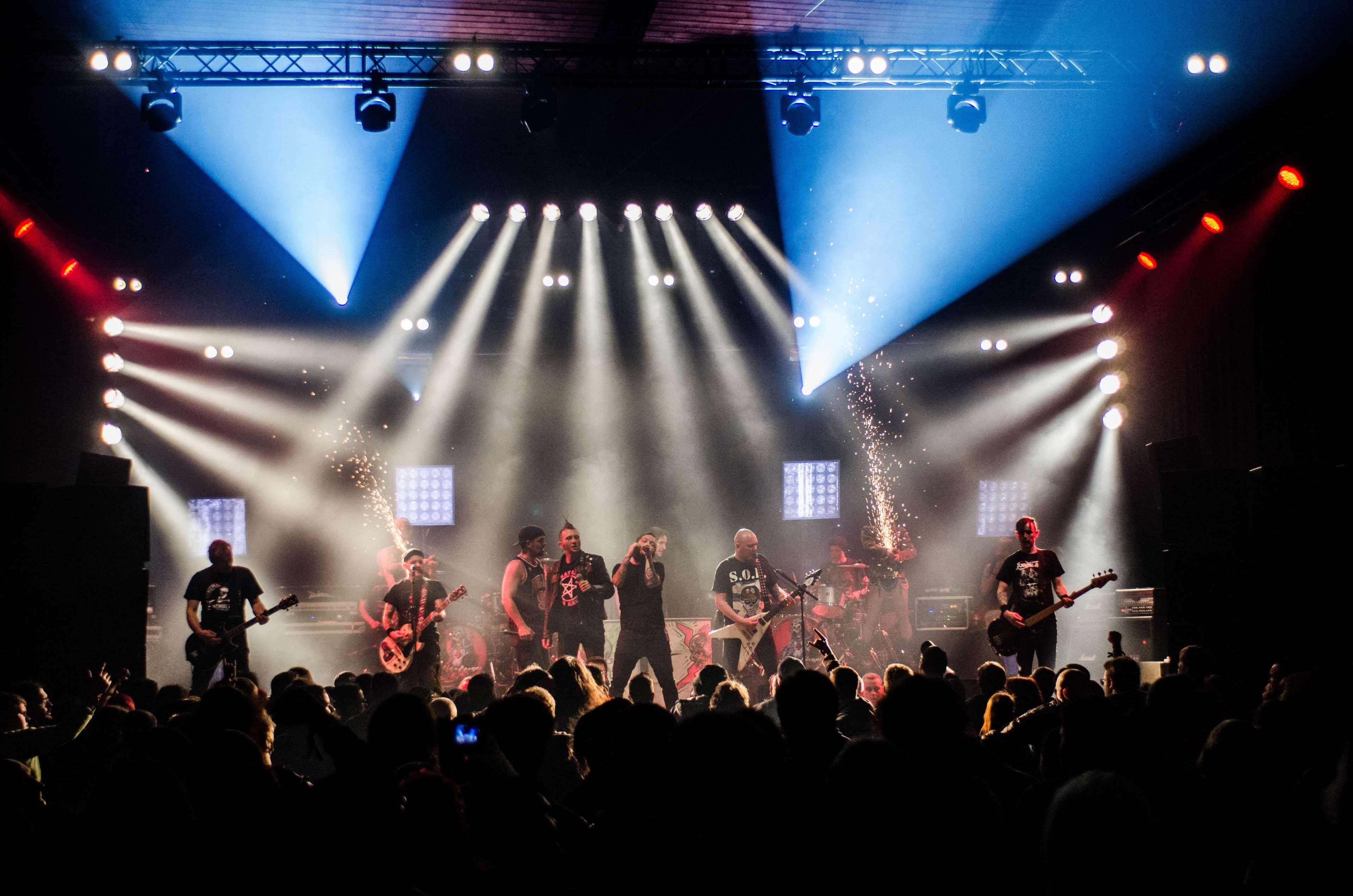 lighting equipment, excitement, light, group of people, real people, women, concert, 4K, audience, arts culture and entertainment, stage, human arm, rock music, HD Wallpaper