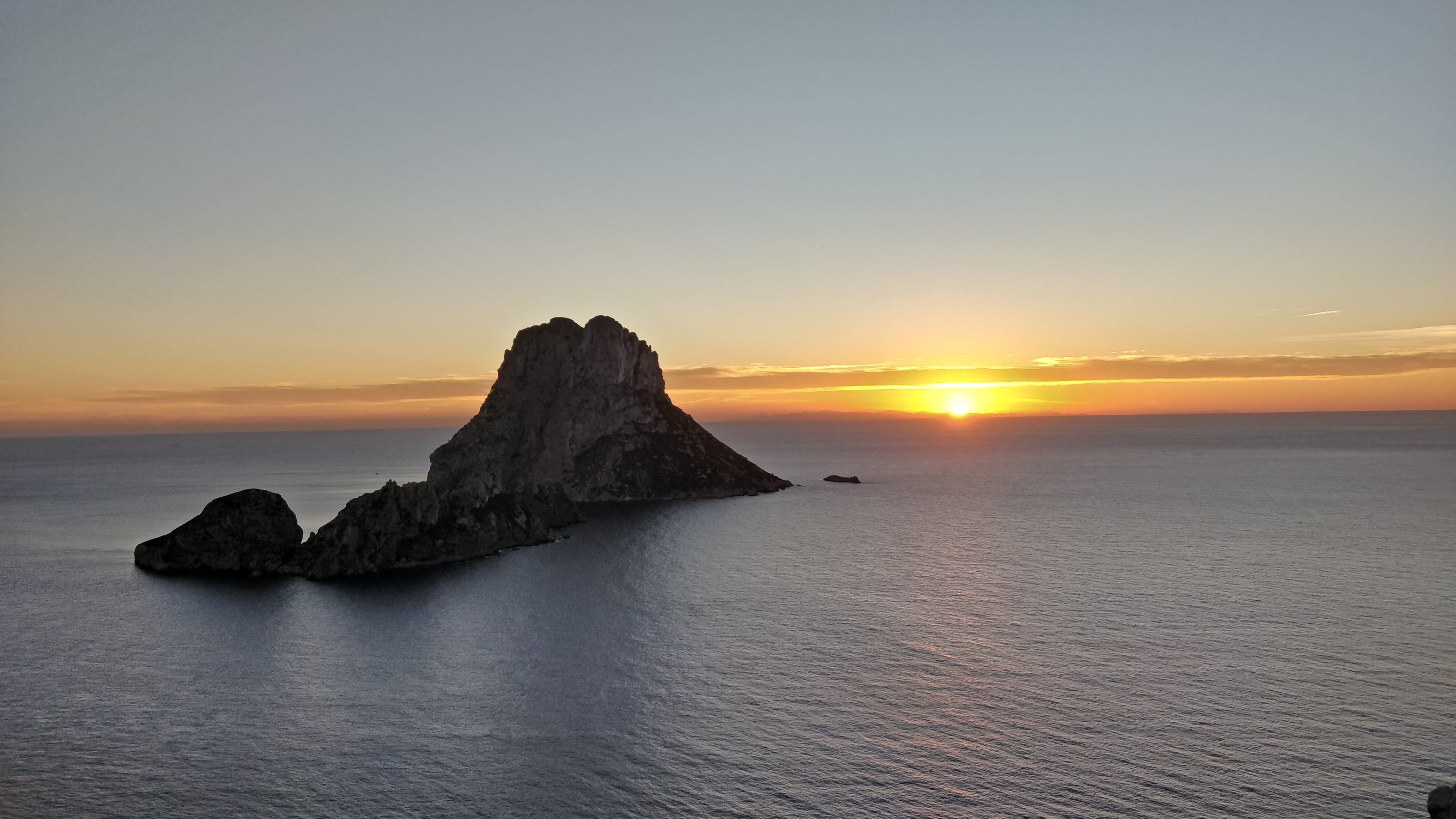 horizon over water, eivissa, waterfront, es vedra, idyllic, no people, rock, rock - object, balearic islands, 4K, horizon, stack rock, solid, outdoors, HD Wallpaper