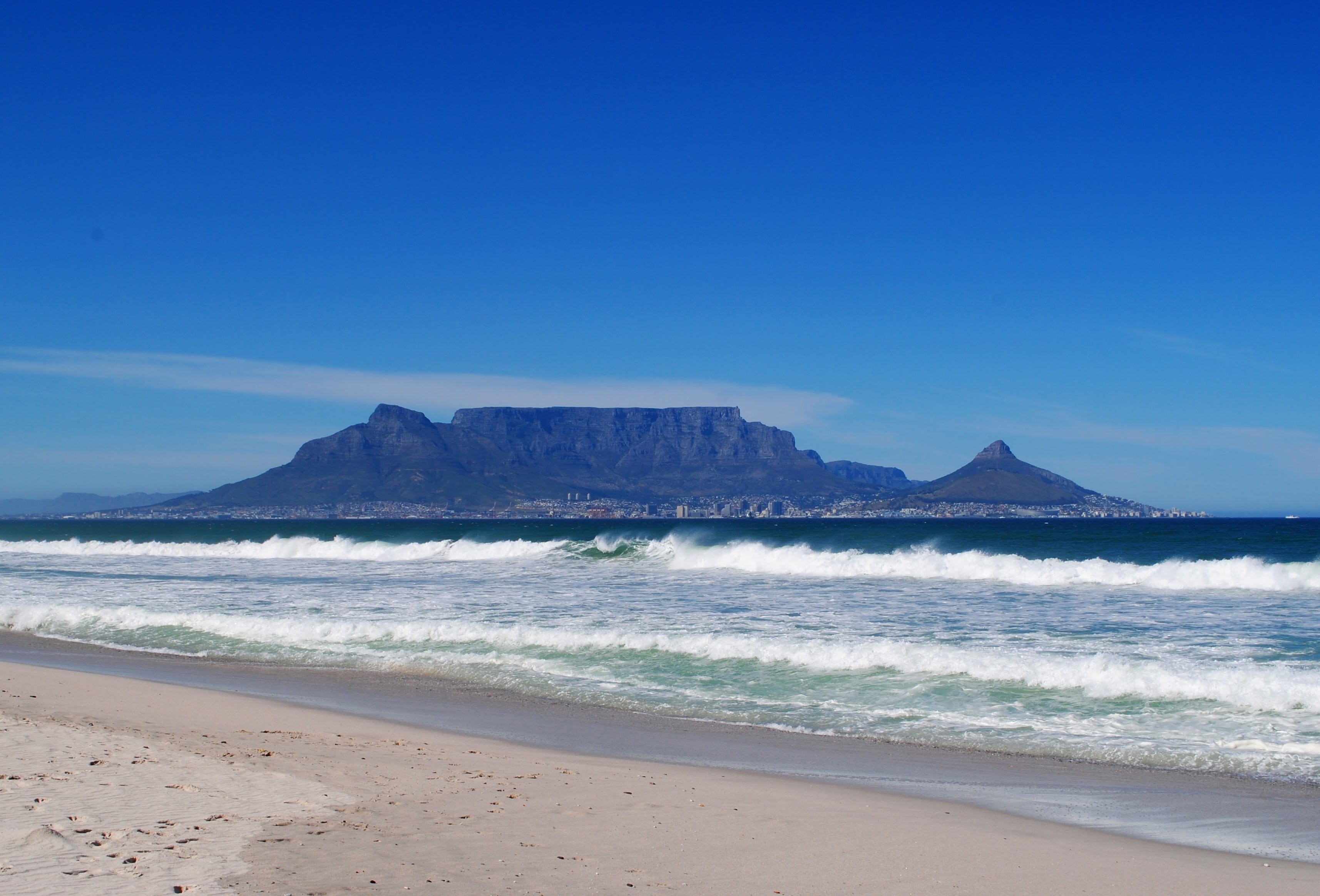 outdoors, water, no People, landscape, color Image, Cape Town, vacations, travel Locations, copy space, day, summer, sport, scenics, sand, Table Mountain, HD Wallpaper