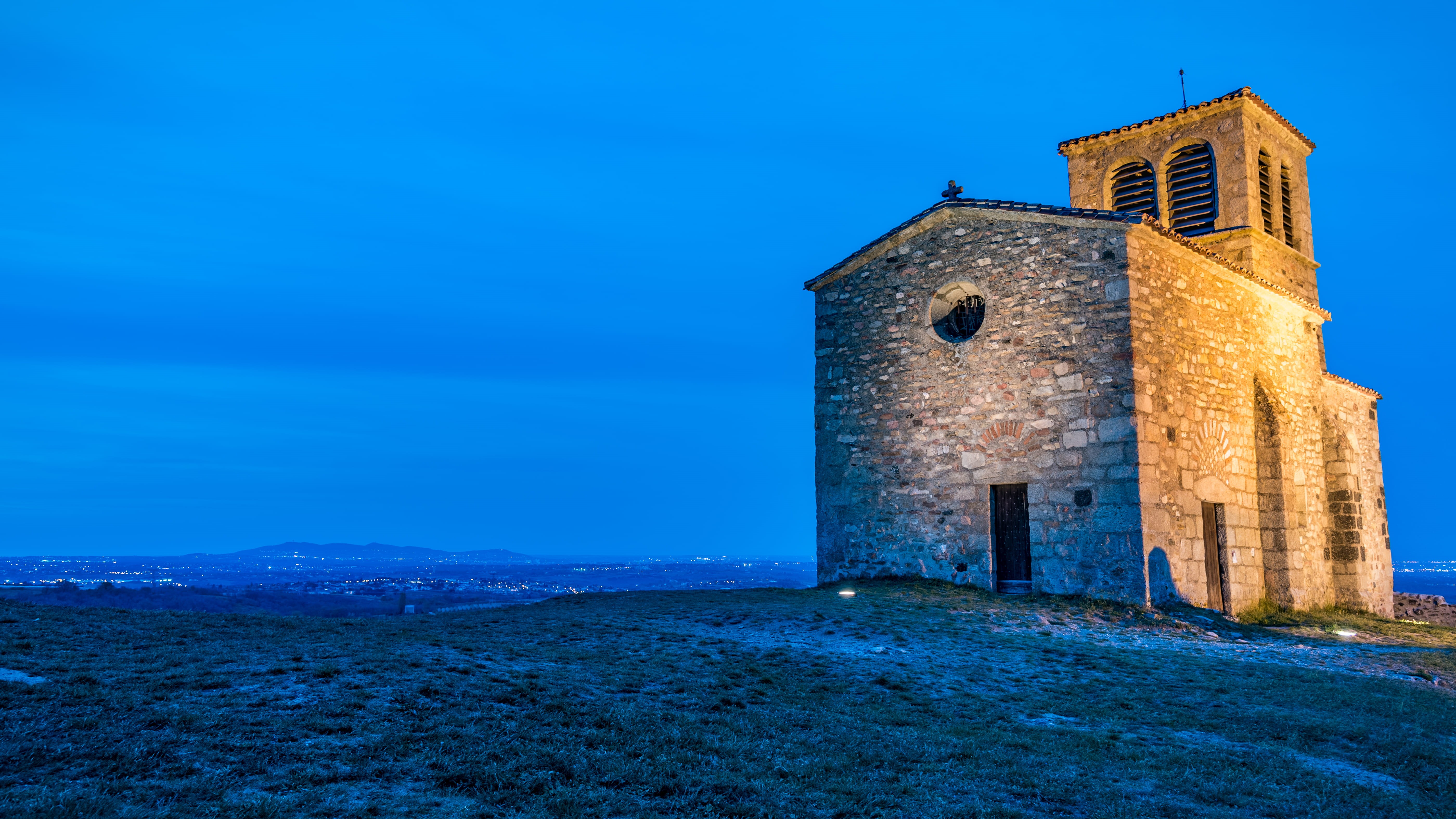 religion, eglise, outdoors, building, the past, landscape, copy space, chapelle, fort, sky, spire, bell tower, spirituality, 5K, architecture, tower, church, HD Wallpaper