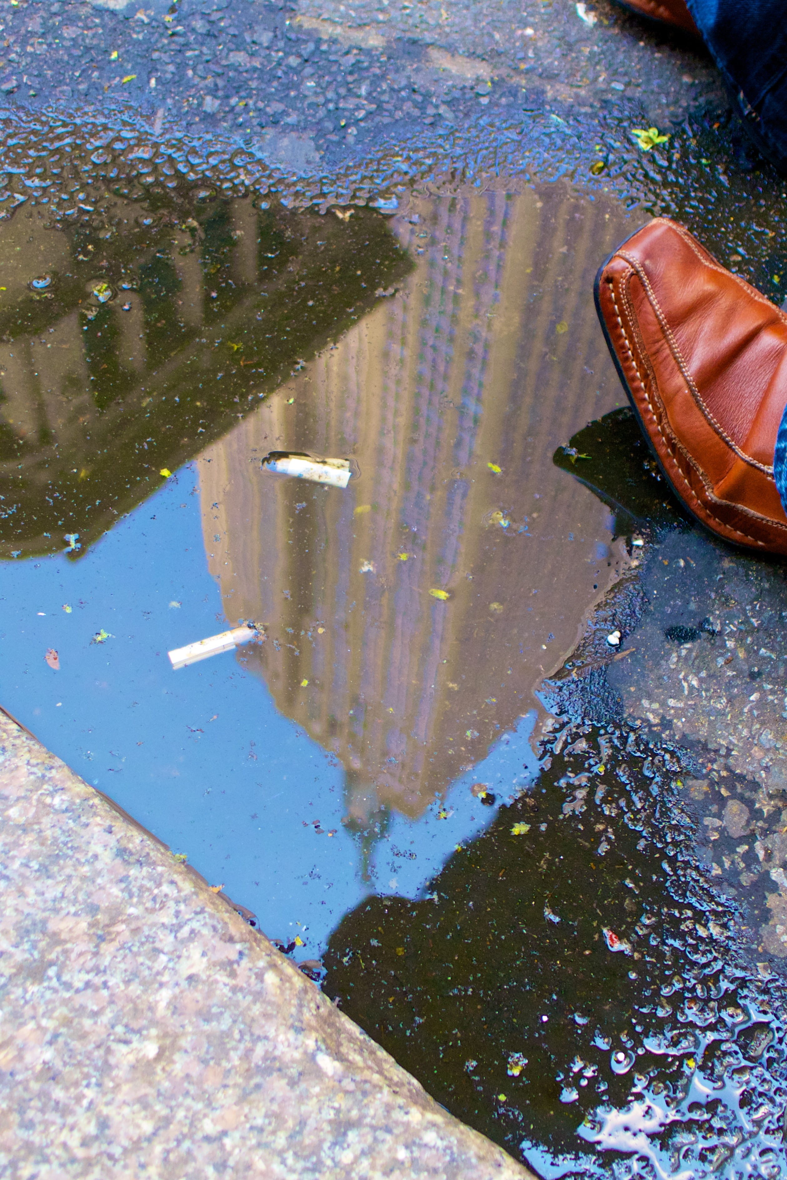new york city, water, 2K, absence, rain, day, street, 2015, empire state building, pedestrian, no people, d-lux6, wet, outdoors, reflection, verenigde staten, Phone HD Wallpaper