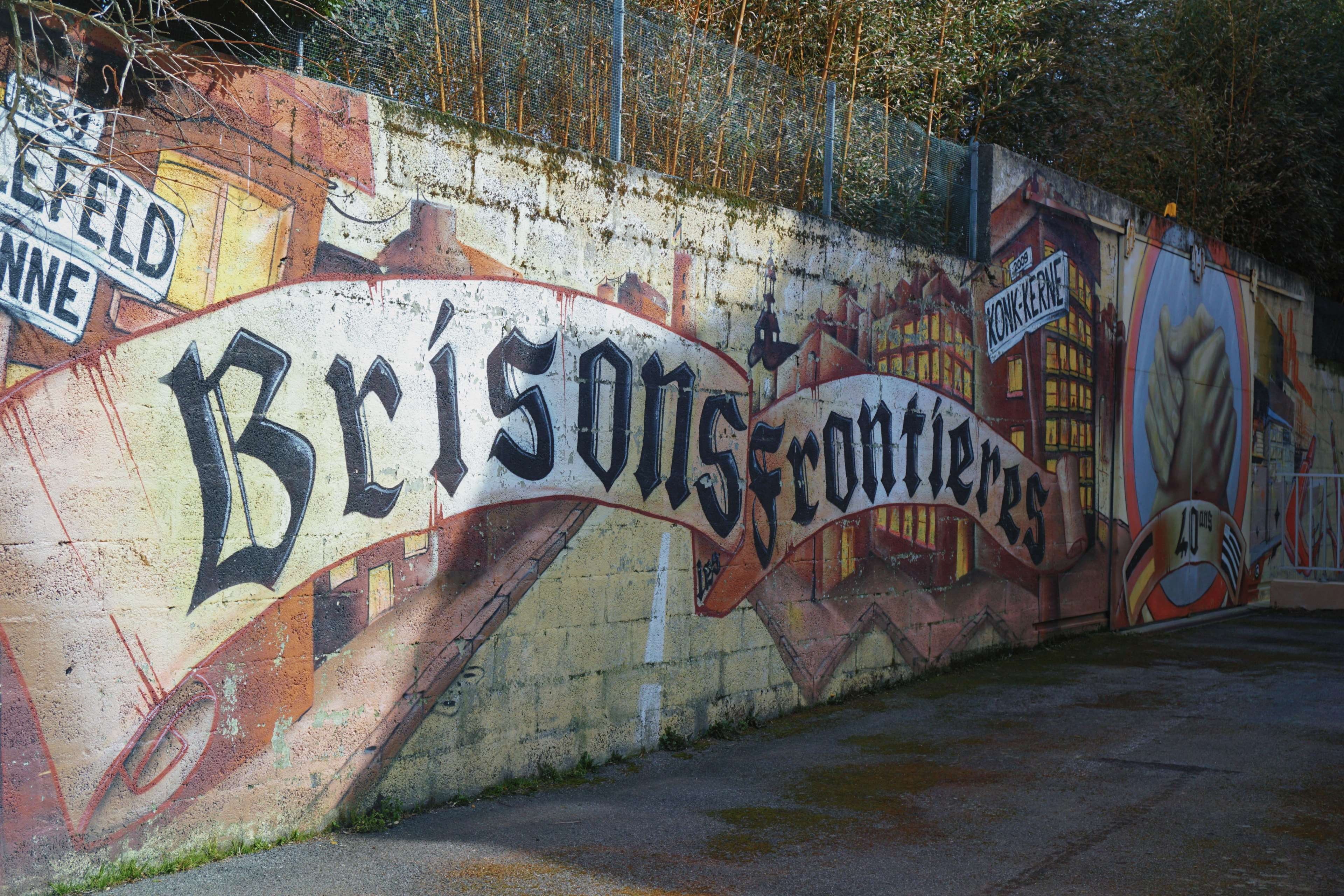 day, art and craft, brick wall, communication, city, built structure, graffiti, mural, building exterior, no people, rudeness, architecture, brick, mur peint, HD Wallpaper