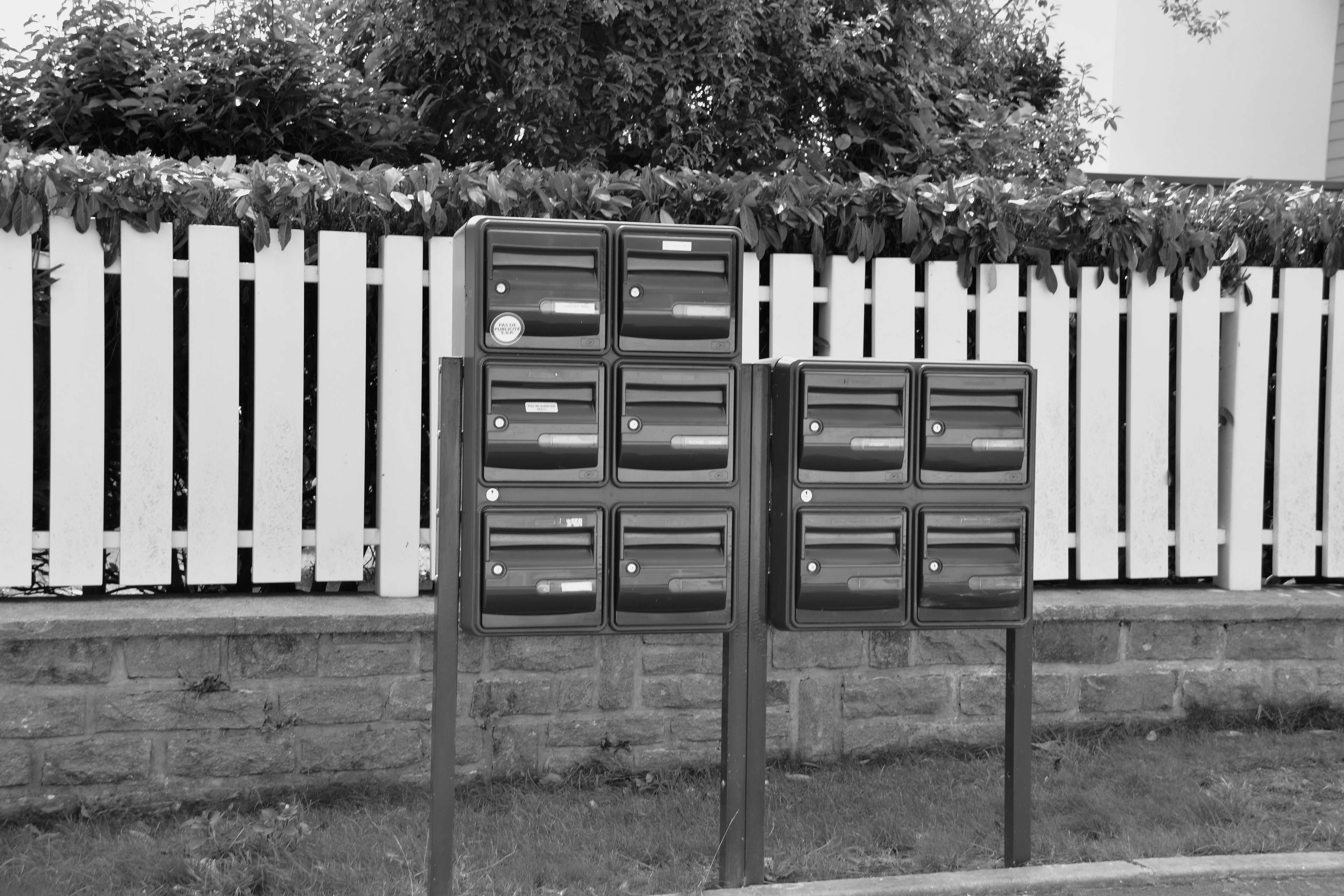 barrier, mailbox, in a row, boundary, side by side, plant, nature, rue, metal, tree, built structure, safety, poste, noir et blanc, outdoors, day, security, HD Wallpaper