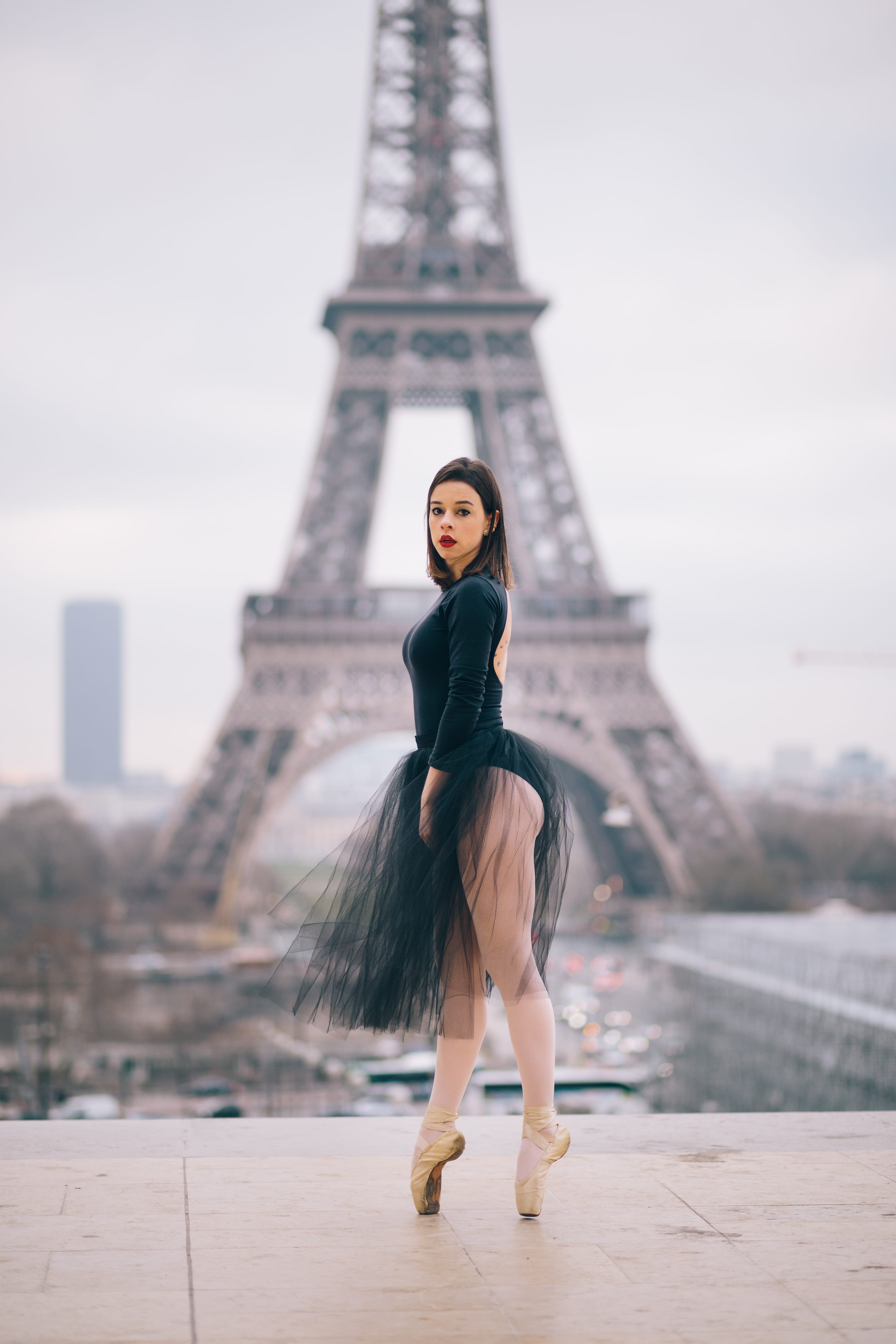 tall - high, 5K, young women, hairstyle, women, one person, full length, person, fashion, france, building exterior, ballet dancer, focus on foreground, Phone HD Wallpaper