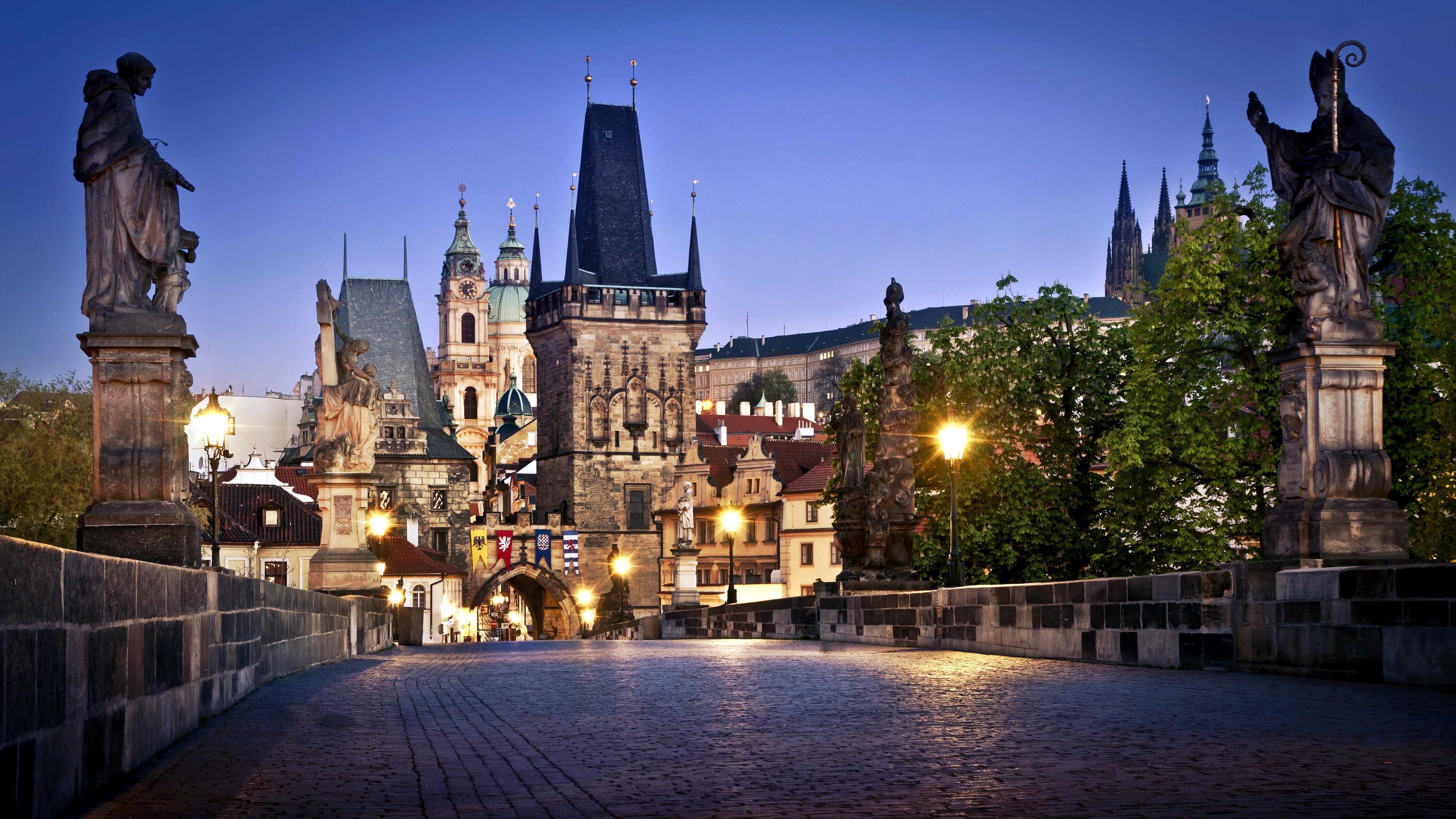 place of worship, travel, illuminated, building Exterior, castle, street light, cultures, urban Scene, twilight, famous Place, dusk, cathedral, czech Republic, HD Wallpaper