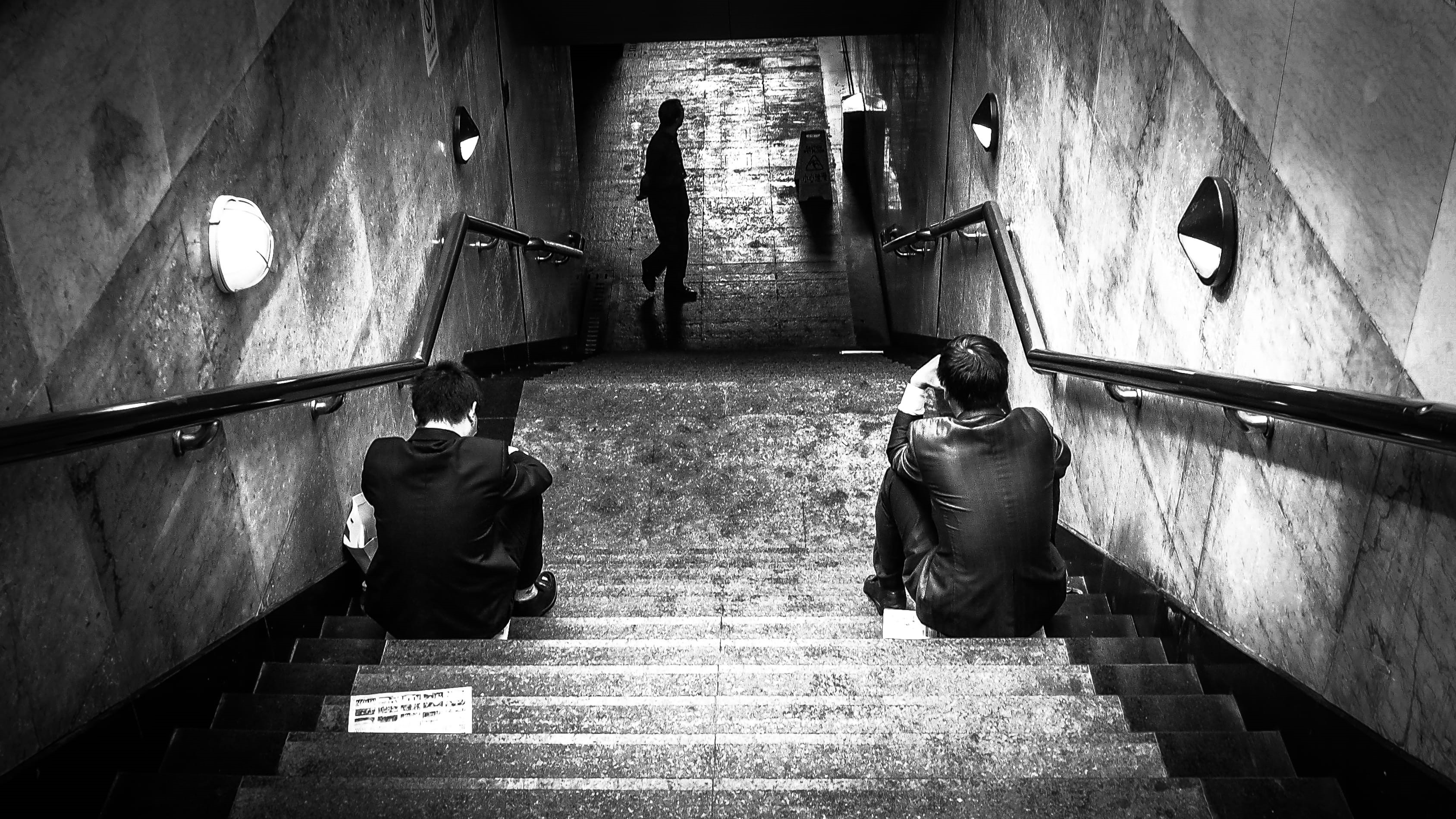 black and white, china, subway, direction, shangai, shanghai, walking, art, steps and staircases, staircase, man, women, railing, rear view, real people, HD Wallpaper