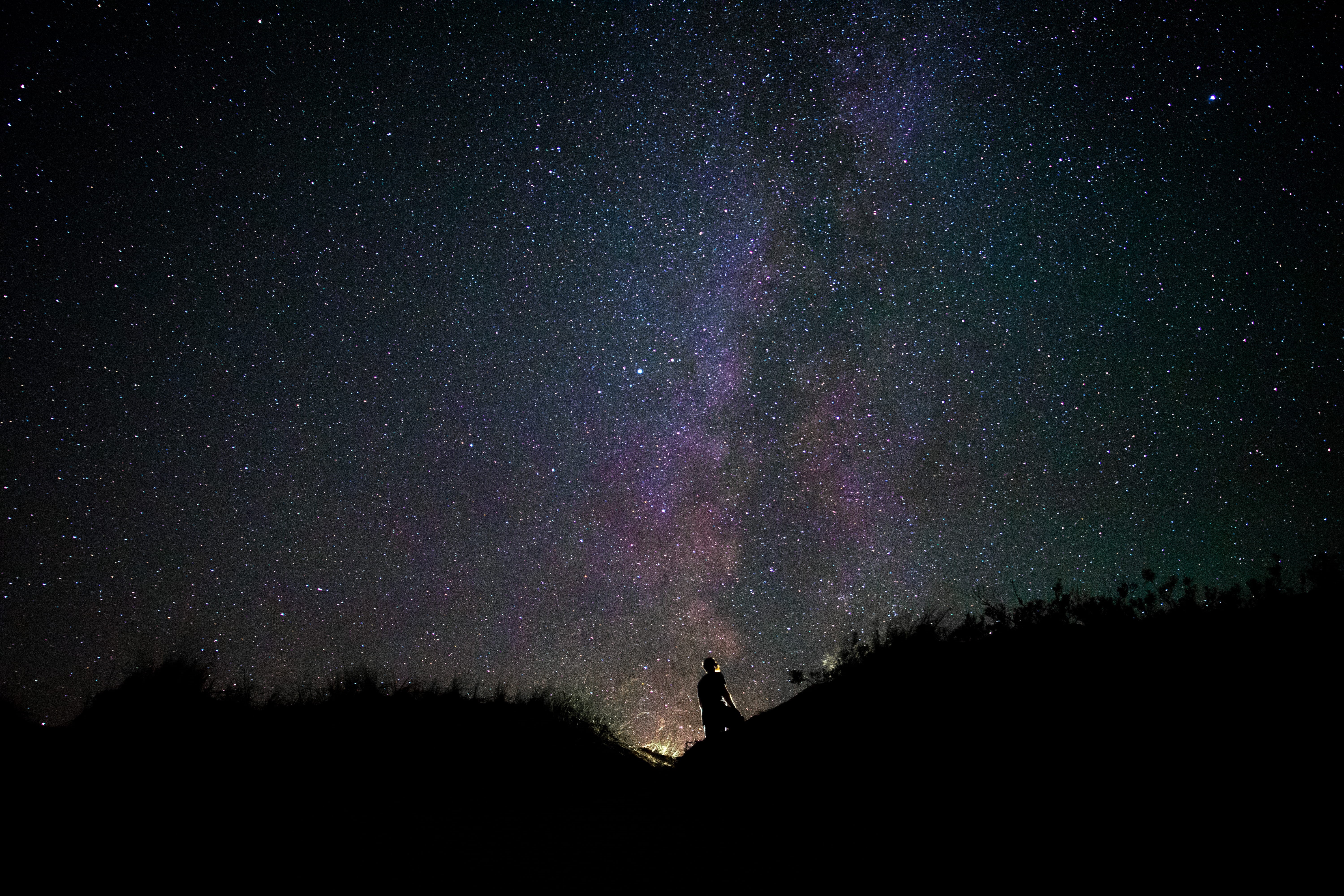 adventure, outdoors, dark, astronomy, science, ponder, black Color, man, wonder, cielo, glow, silhouette, milky Way, infinity, tree, scenics, space, light, HD Wallpaper