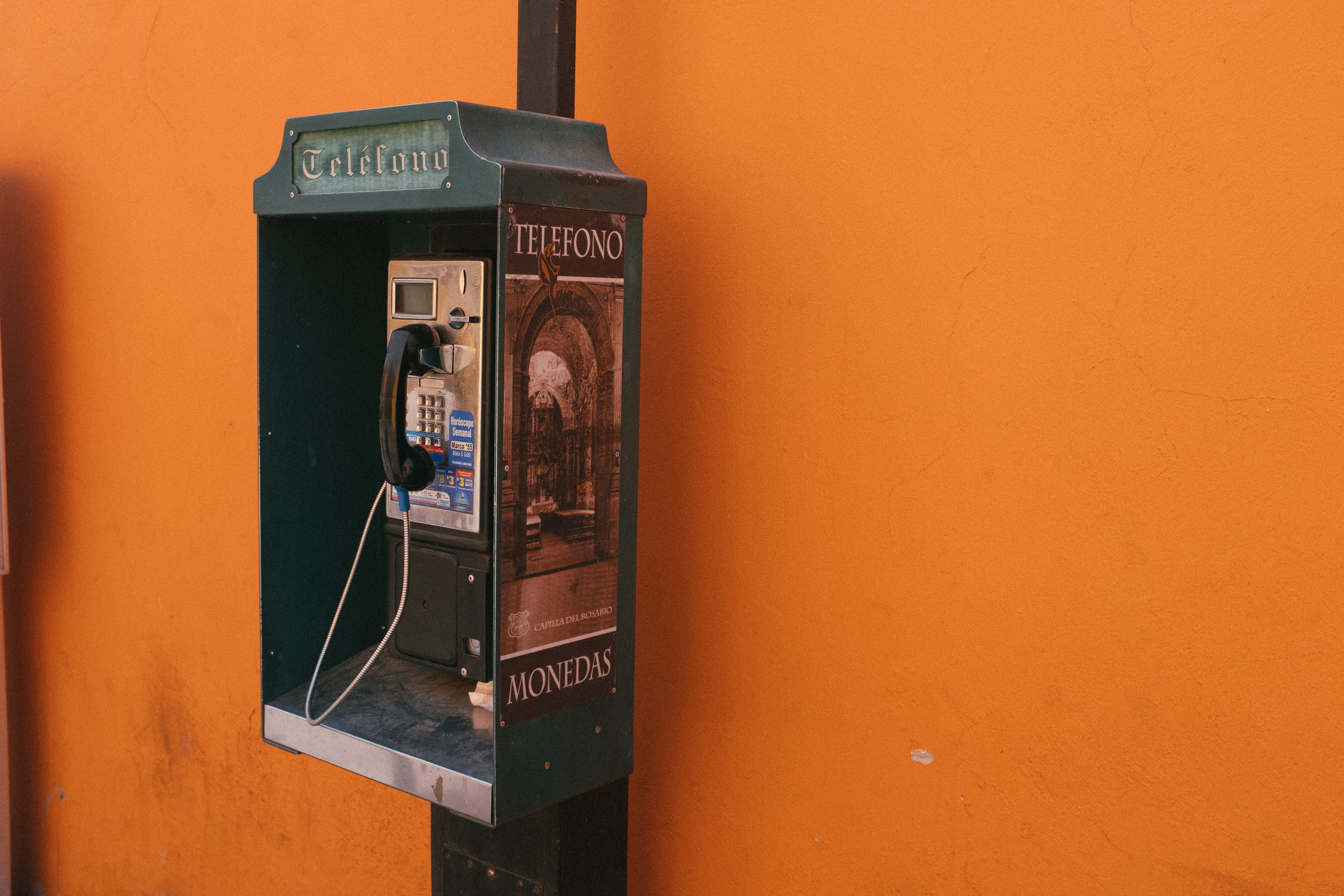 building exterior, close-up, telephone receiver, no people, puebla city, technology, telefono, 5K, public, communication, mexico, coin operated, convenience, HD Wallpaper