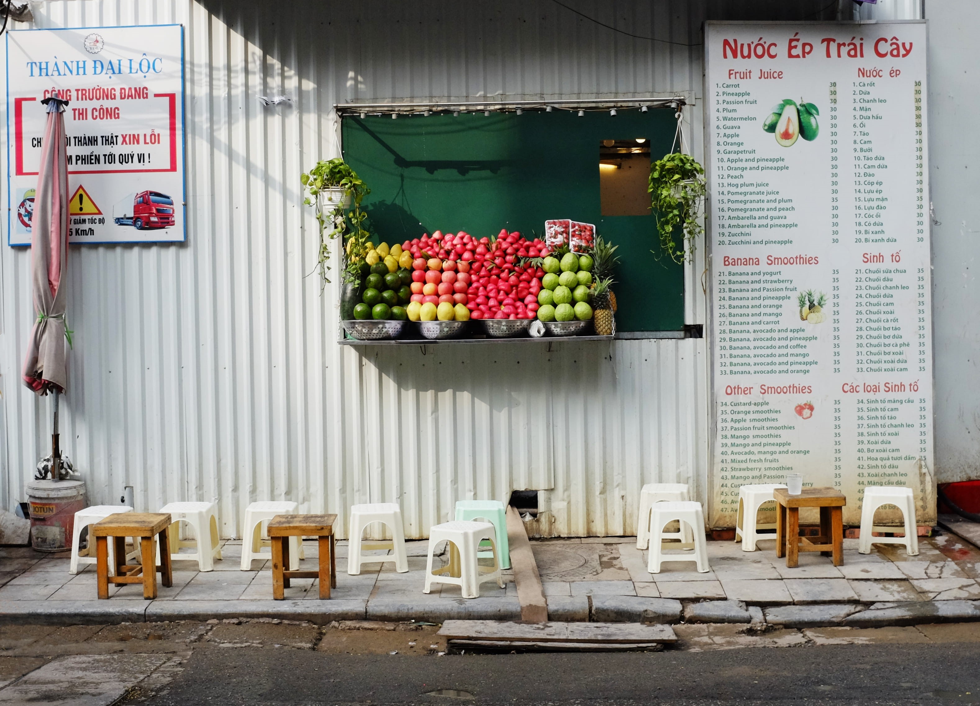 no people, food and drink, information, kiosk, spoke, vase, building exterior, food, flower, 2K, citrus fruit, bazaar, outdoors, machine, plant, western script, HD Wallpaper