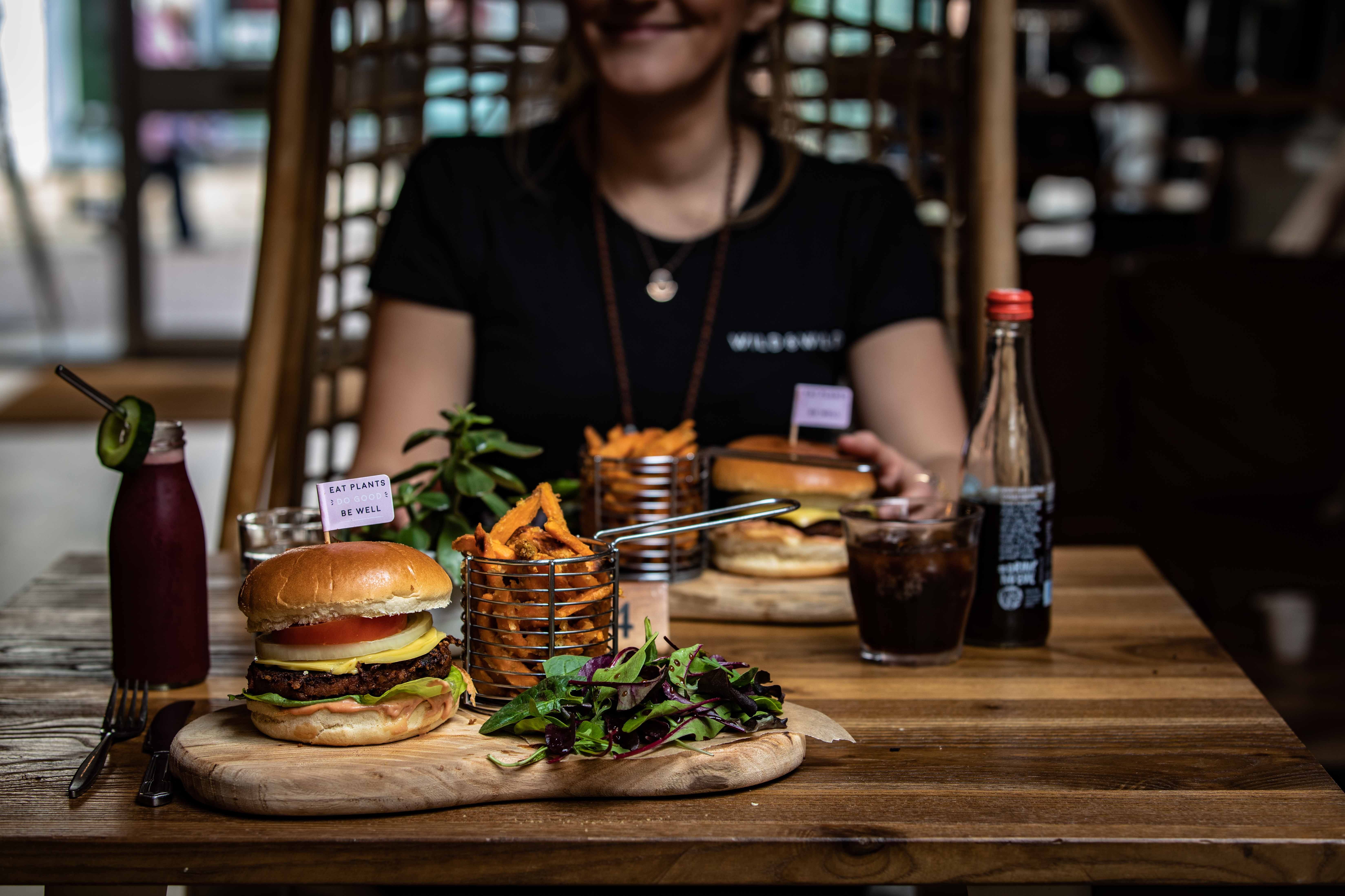 freshness, shelf, ready-to-eat, restaurant, beside, food court, person, meal, beer, drink, real people, bottle, finger, lifestyles, human, unhealthy eating, HD Wallpaper