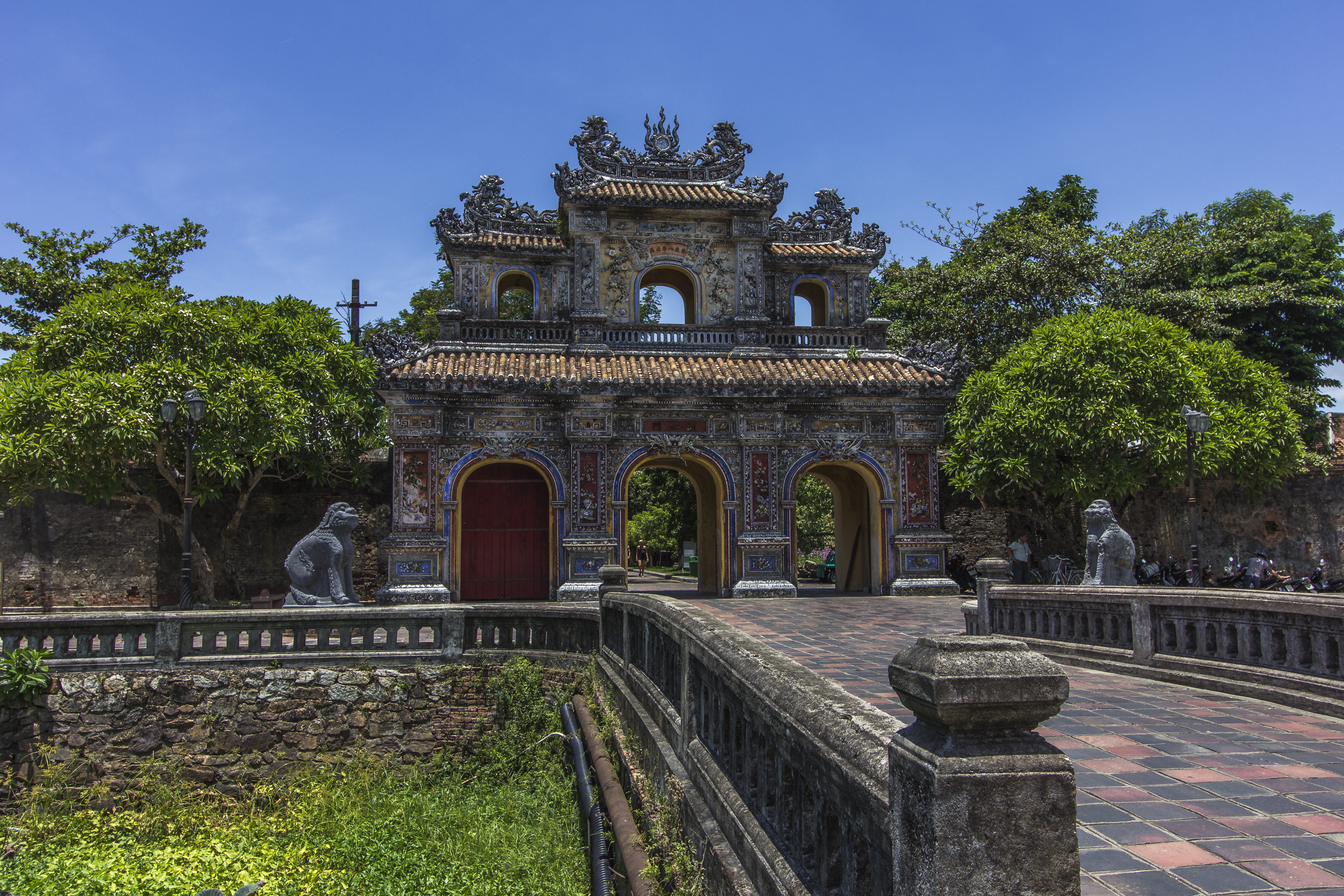 imperial city, building exterior, travel, tourism, vietnam, 5K, no people, architecture, gate, history, ornate, travel destinations, city, plant, arch, HD Wallpaper