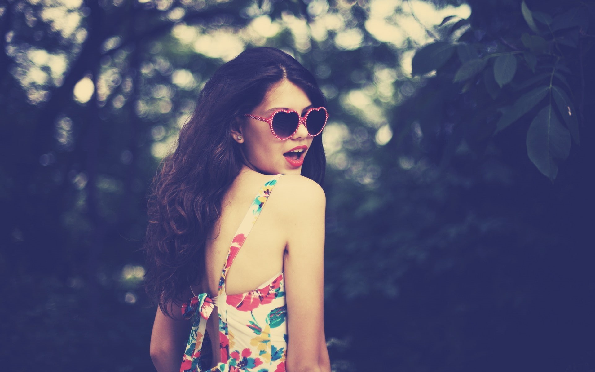 leaves, girl. brunette, trees, rhinestones, for your desktop, tree, mood, background, foliage, heart, pink, form. face, glasses, mouth, 1080P, HD Wallpaper