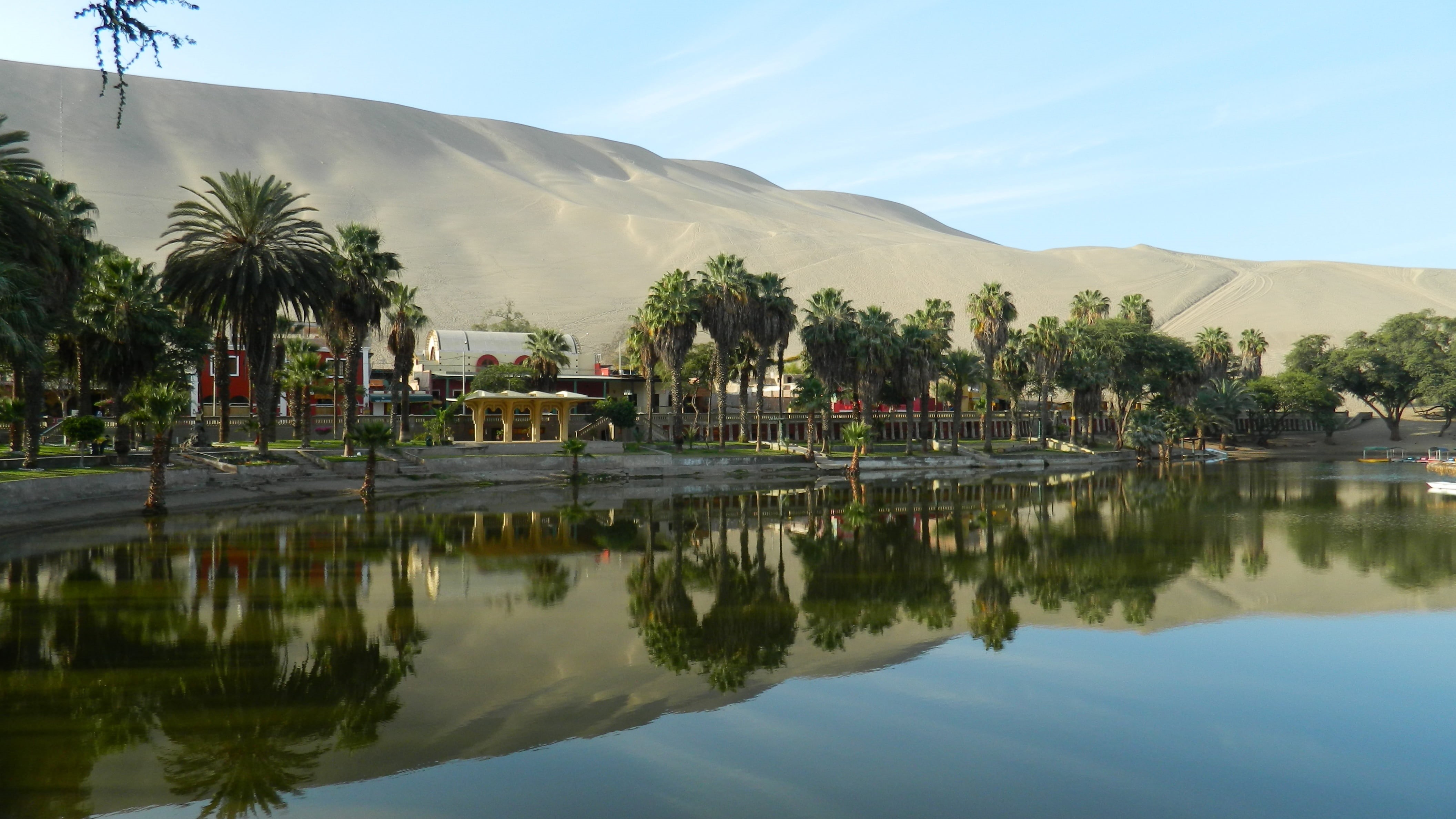 building exterior, nature, mountain, built structure, skies, ica - peru, luxury, tranquility, outdoors, tree, tropical climate, waterfront, reflection, HD Wallpaper