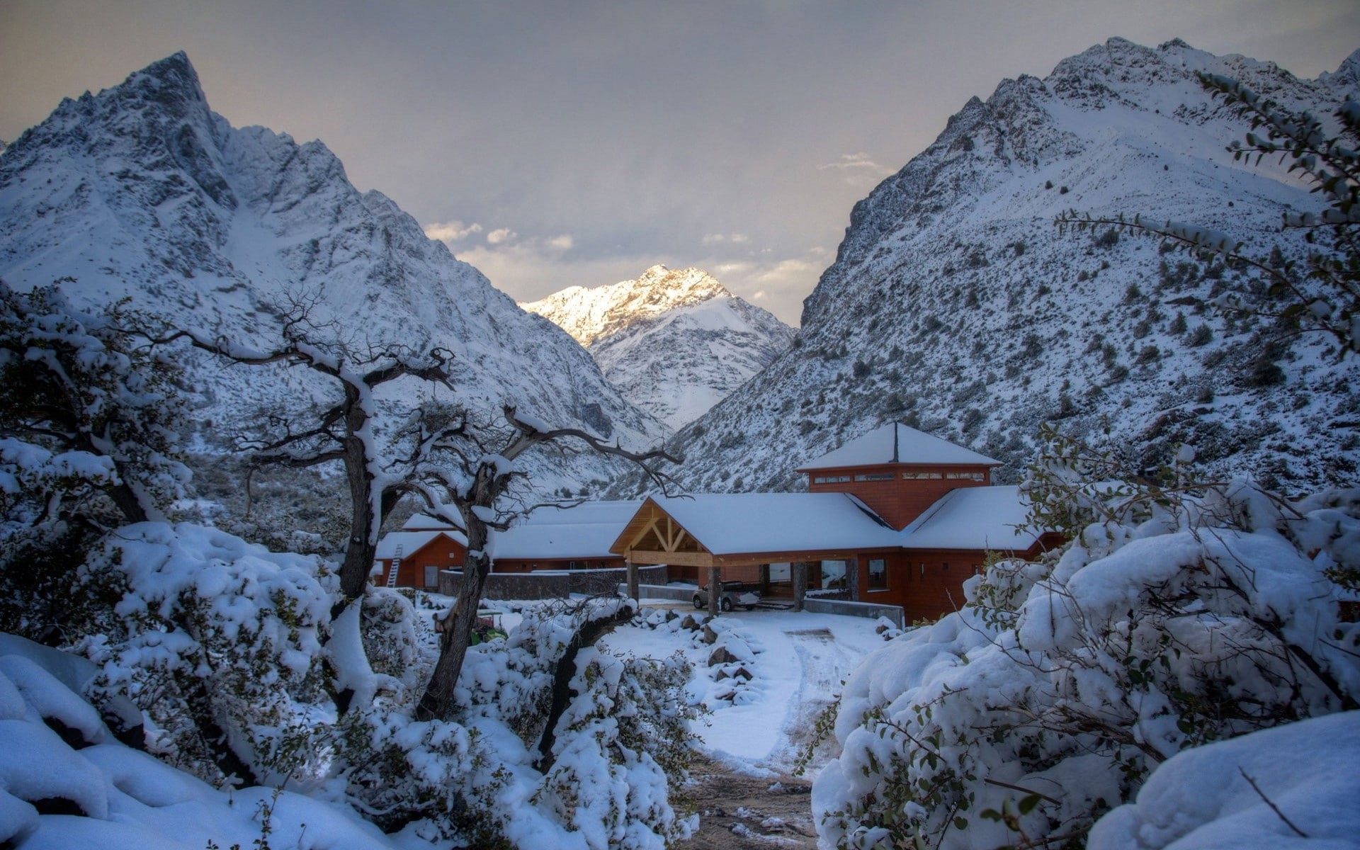 building exterior, sunset, winter, landscape, mountain peak, sky, tranquility, built structure, Chile, no people, snow, covering, cold, mountain range, HD Wallpaper