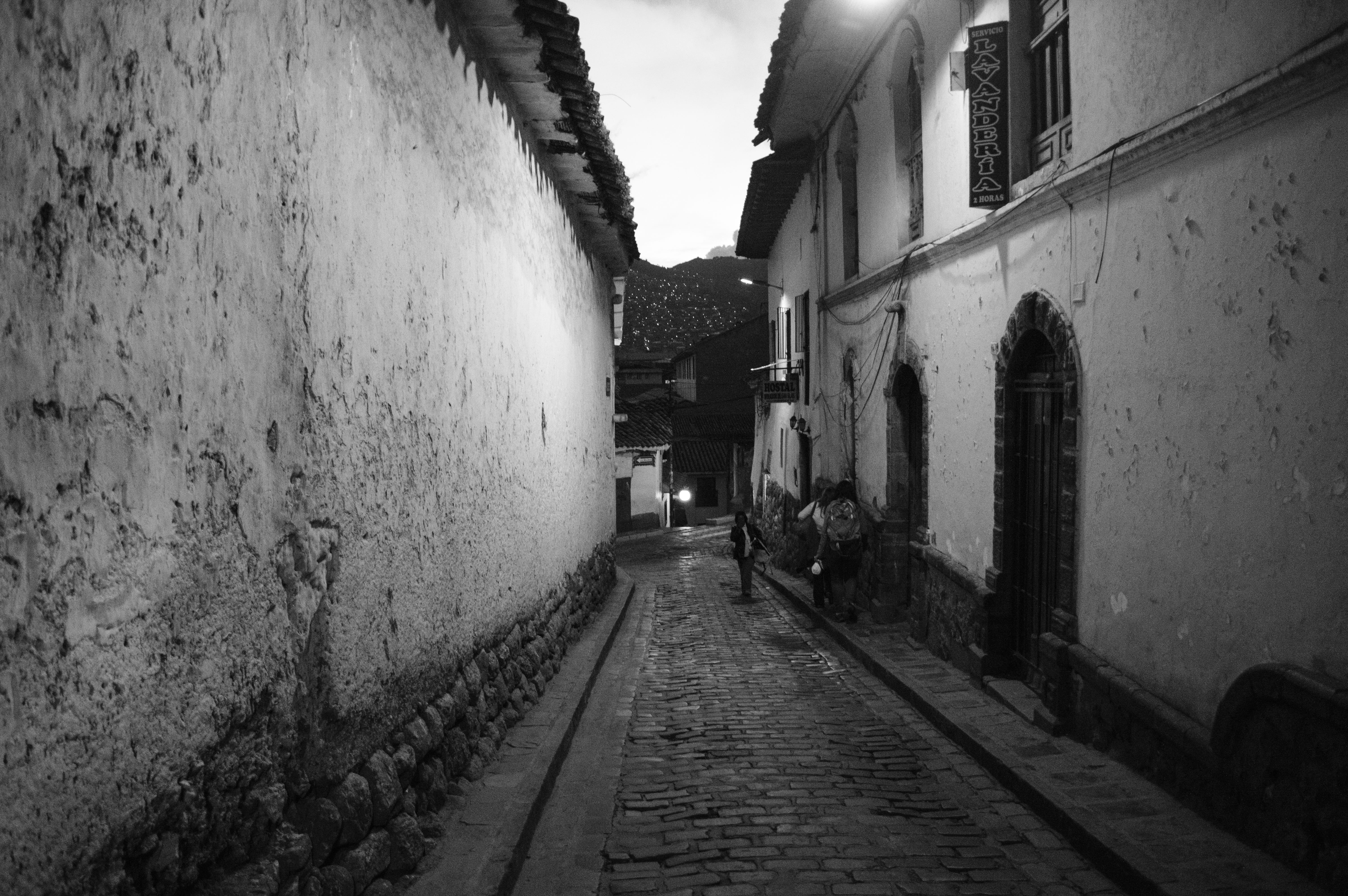 passage, residential district, outdoors, cusco, the way forward, peru, america, wall - building feature, old, andes, narrow, peruvian, footpath, diminishing perspective, HD Wallpaper
