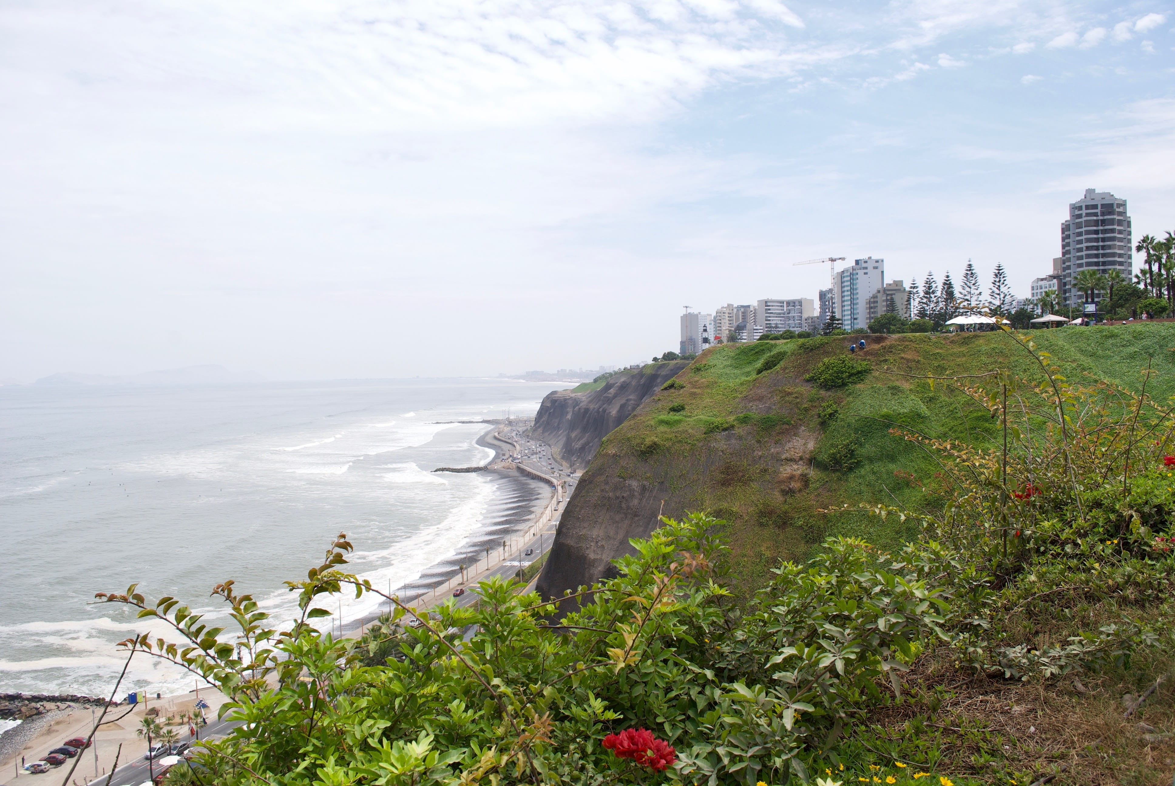 day, lima, built structure, 4K, scenics - nature, water, peruvian, green color, skyscraper, latin, land, no people, sky, office building exterior, building exterior, HD Wallpaper