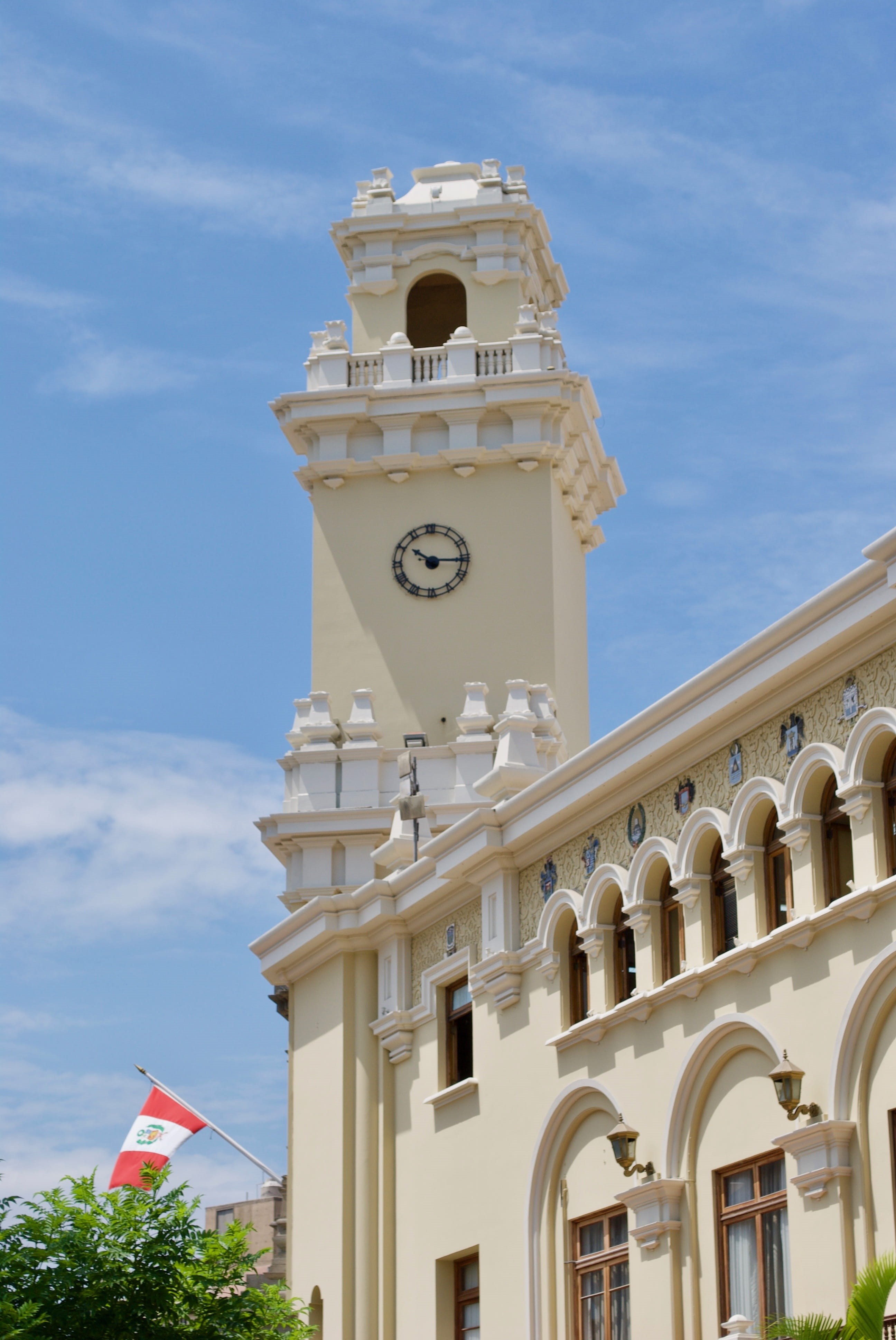 time, building, miraflores, peruvian, architecture, day, low angle view, cloud - sky, culture, 4K, outdoors, patriotism, museum, no people, lima, flag, Phone HD Wallpaper