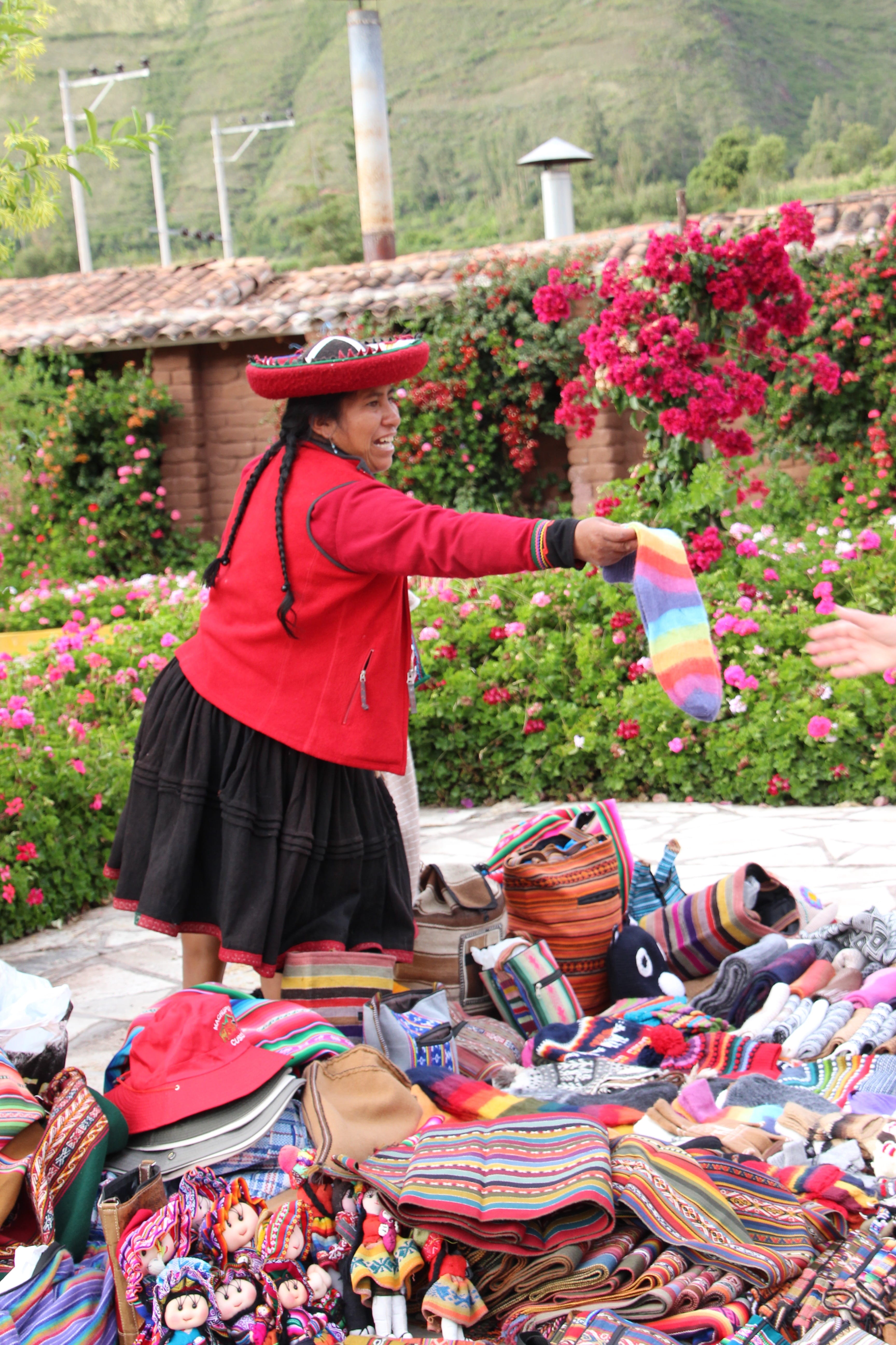 peruvian, casual clothing, 5K, indigenous, three quarter length, america, nature, market stall, clothing, plant, retail, craft, peru, women, latin, day, Phone HD Wallpaper