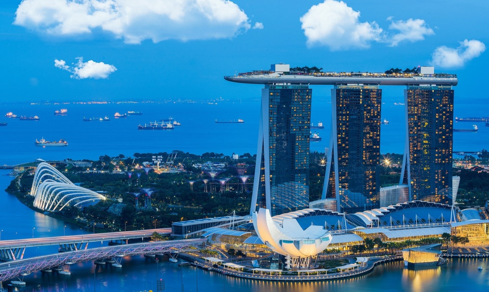 travel destinations, office building exterior, sky, no people, city, Skyscraper, built structure, modern, Building, Buildings, 1080P, Singapore, bridge, HD Wallpaper