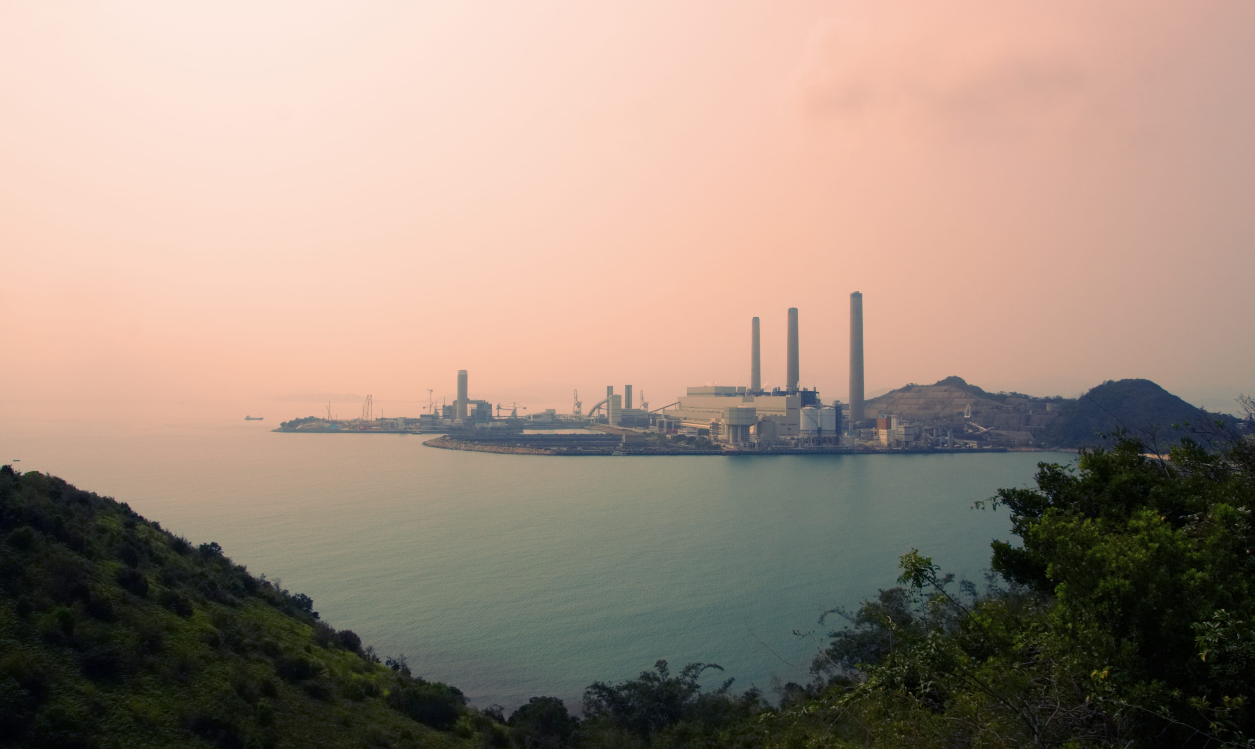 building, sea, urban, plant, city, built structure, architecture, refinery, island, building exterior, ocean, 4K, land, tranquil scene, fuel and power generation, HD Wallpaper