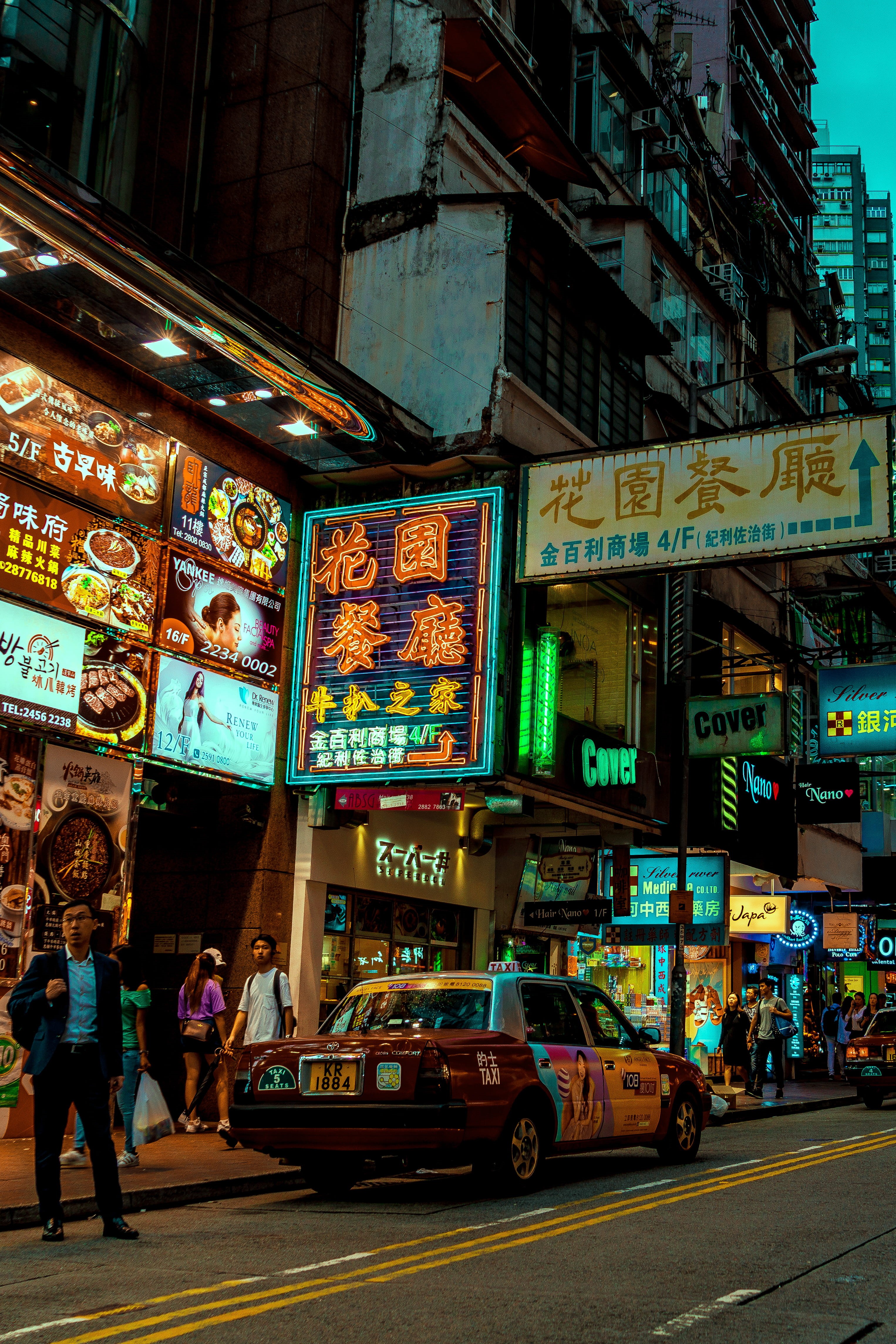 street lights street view, built Structure, crowded, light, city, traffic, color Image, hongkong, sign, travel Destinations, architecture, neon Light, car, Phone HD Wallpaper