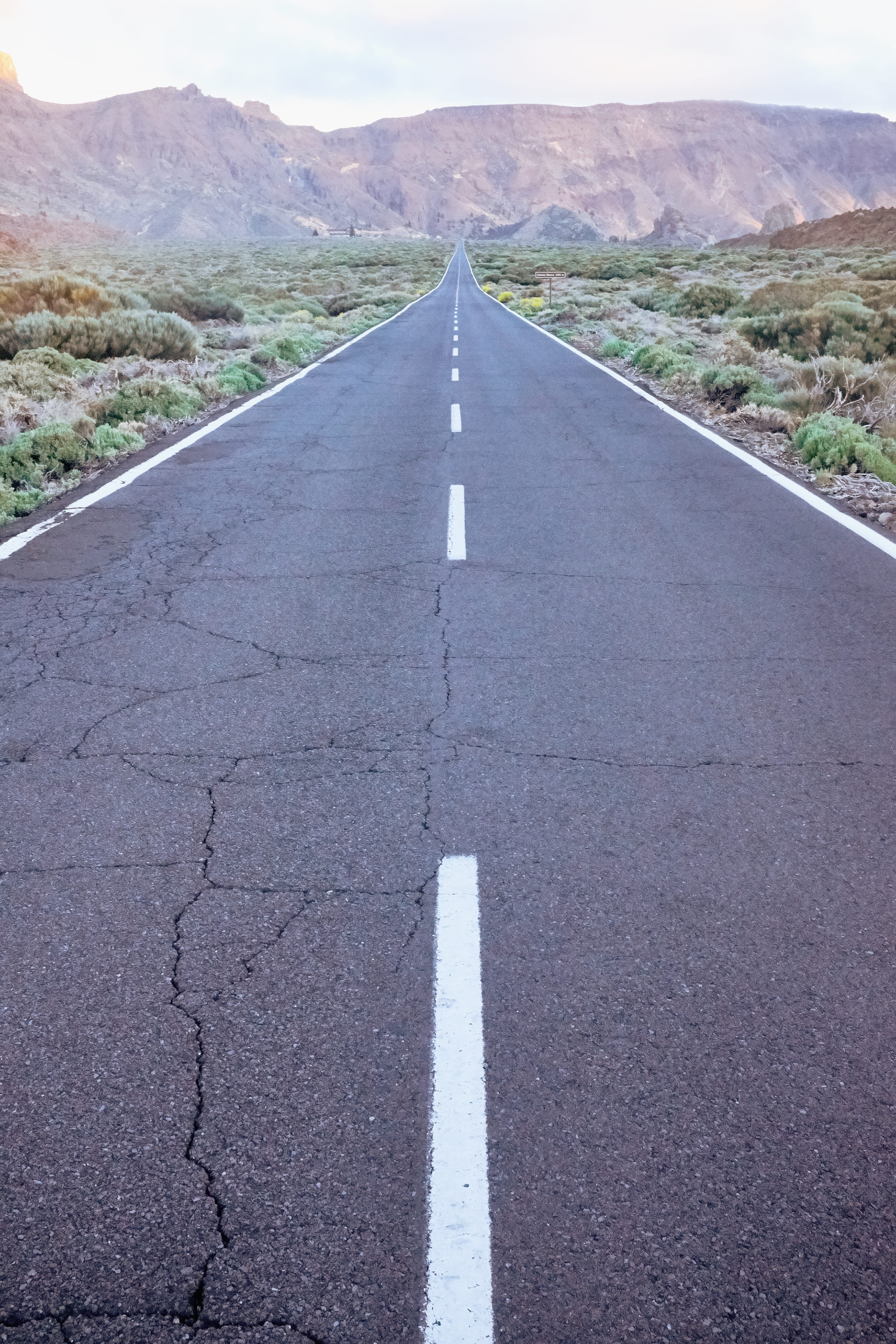 roadtrip, dividing line, spain, land, ontheroad, scenics - nature, santa cruz de tenerife, vanishing point, way, transportation, the way forward, road trip, Phone HD Wallpaper