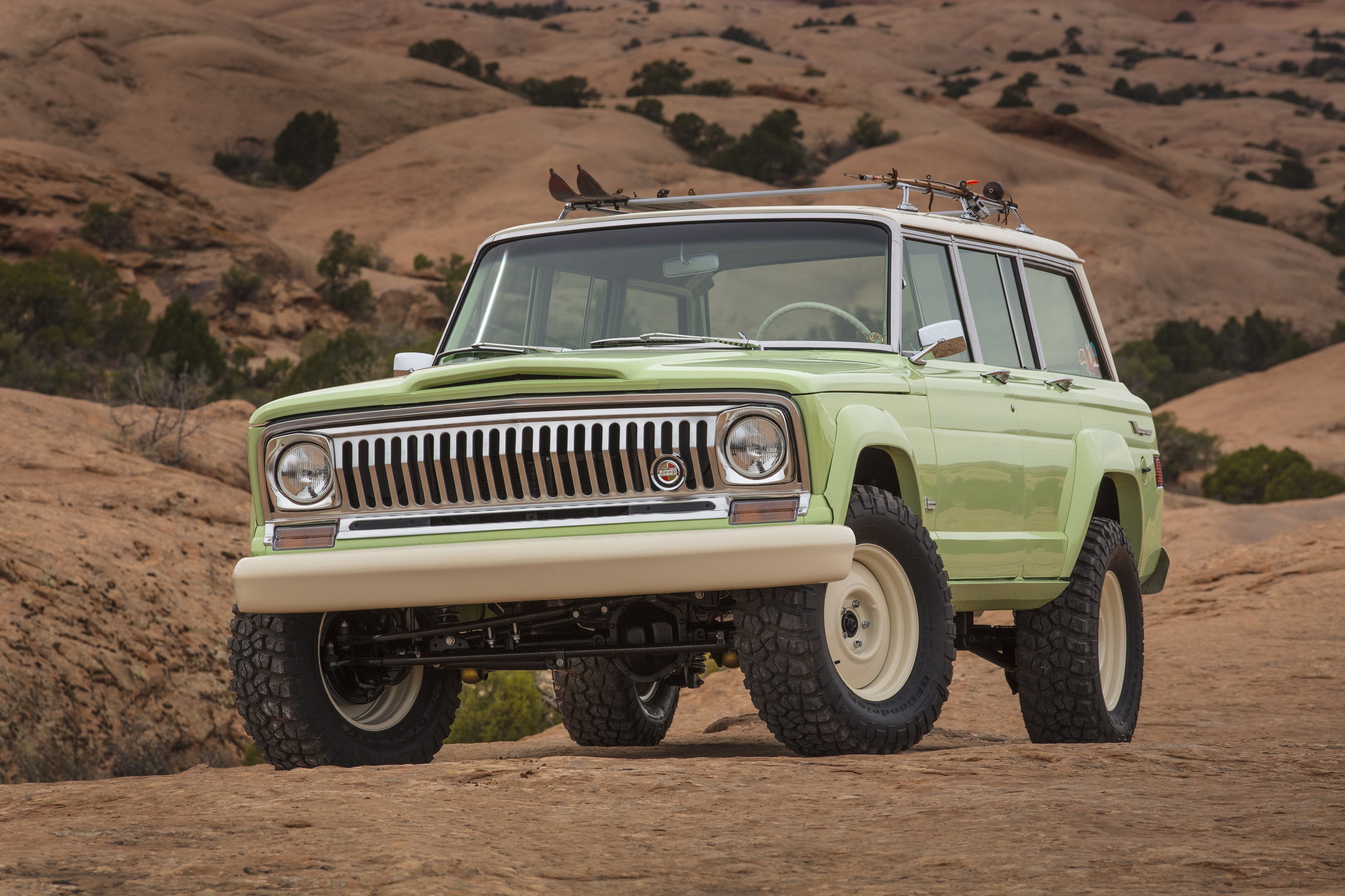 desert, jeep, 4x4, land vehicle, vintage car, roadtrip, arid climate, 2K, classic, motor vehicle, focus on foreground, wagoneer, leisure activity, transportation, HD Wallpaper
