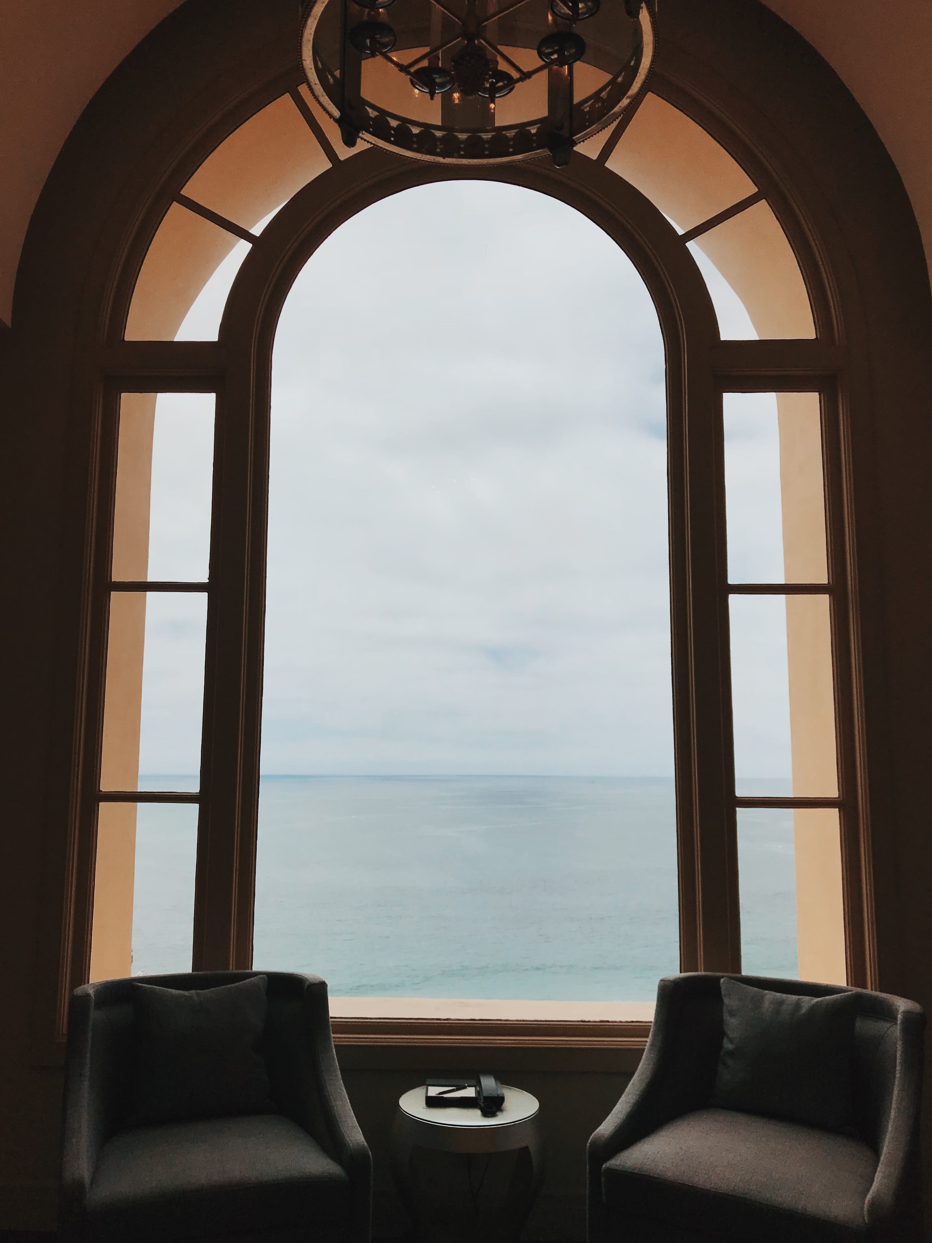 sky, mirror, no people, indoors, hotel, french door, glass - material, laguna, fisheye, lighting equipment, ocean, beach, machine, luxury, cushion, water, Phone HD Wallpaper