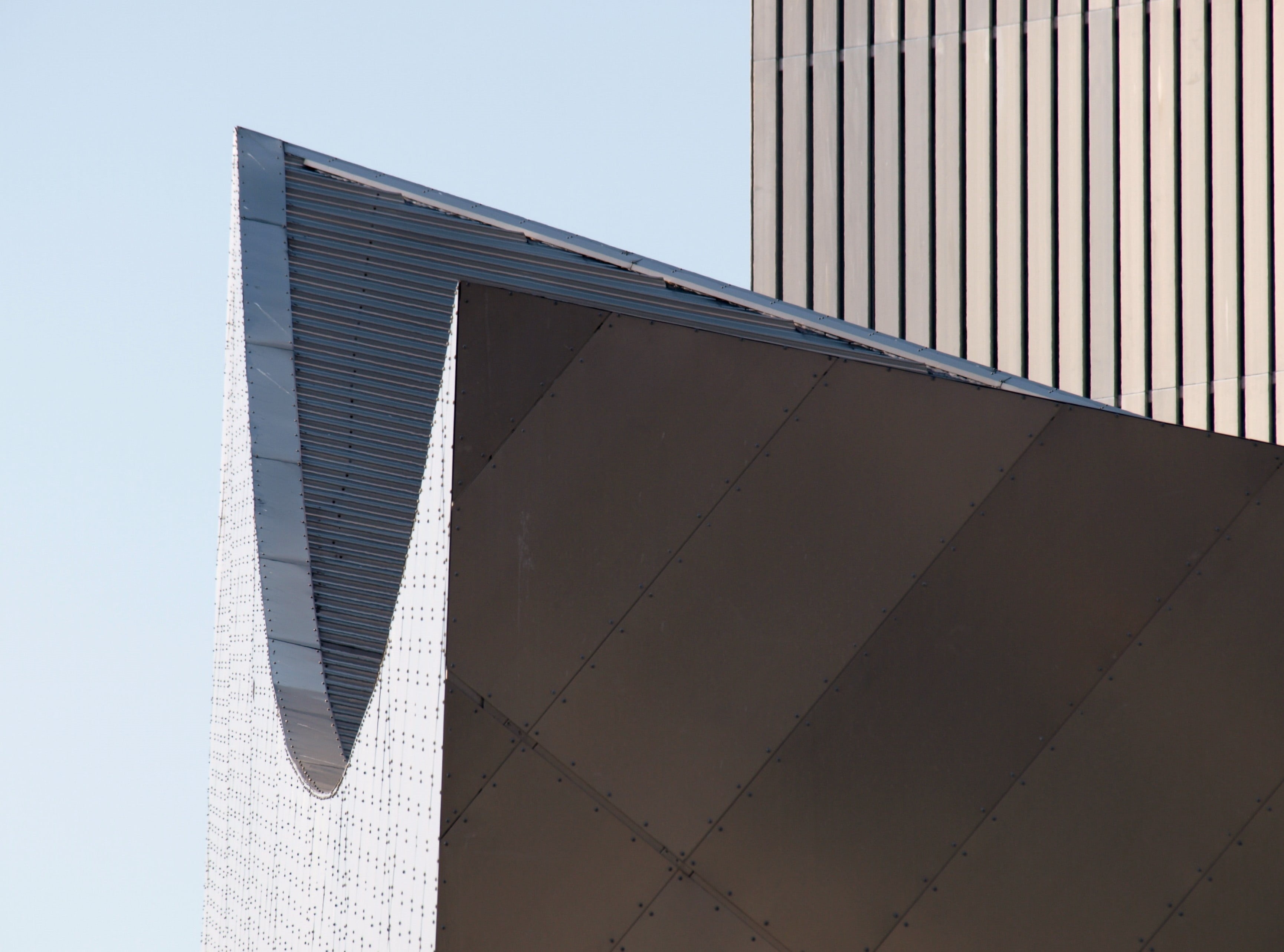 concrete, modern, buildings, salford, manchester, city, 2K, architecture, sunlight, design, imperial war museum, outdoors, nature, clear sky, built structure, HD Wallpaper