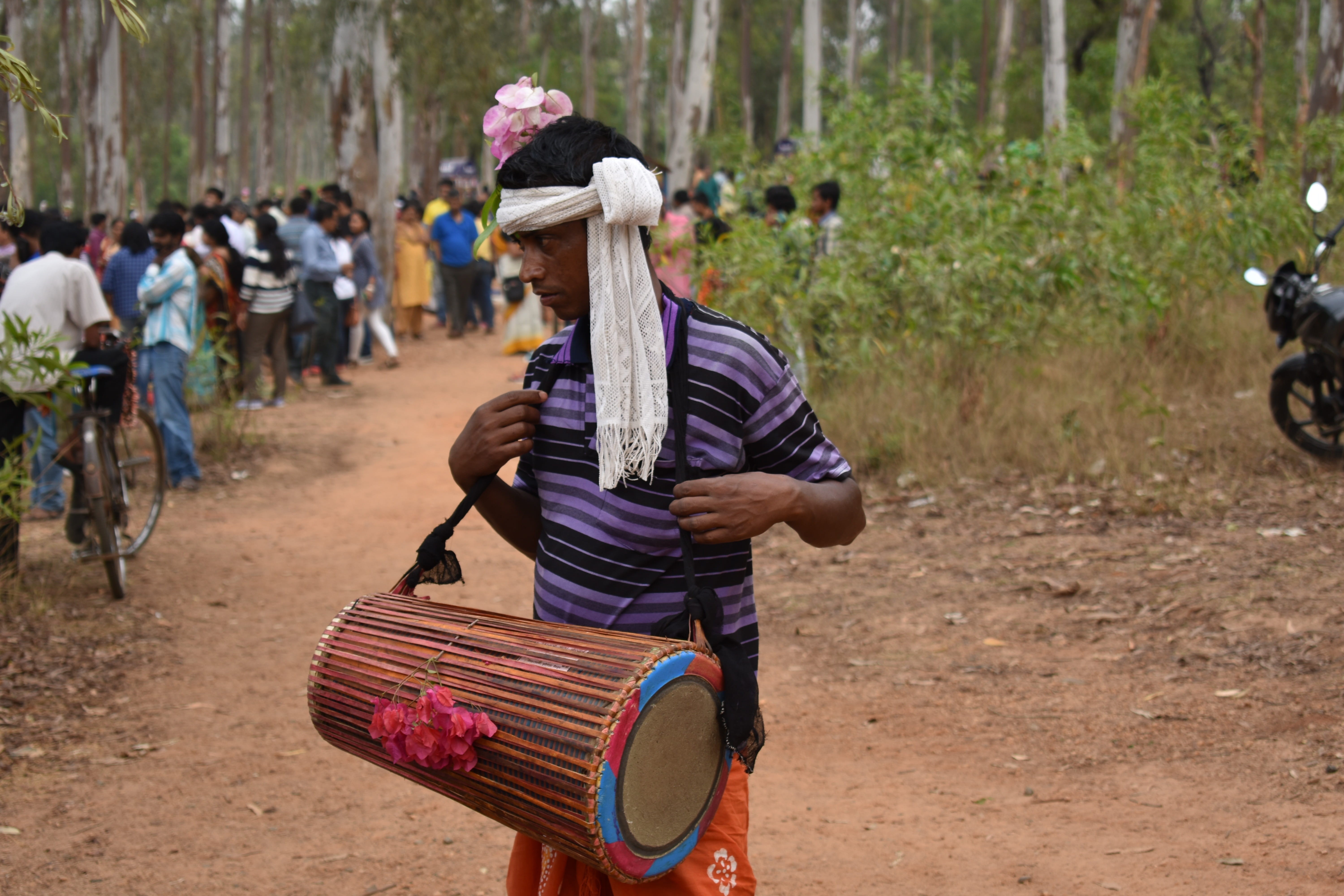 native, music, indian, day, women, rwanda, tribal, lifestyles, 5K, sitting, men, dirt, focus on foreground, real people, outdoors, adult, riding, clothing, HD Wallpaper
