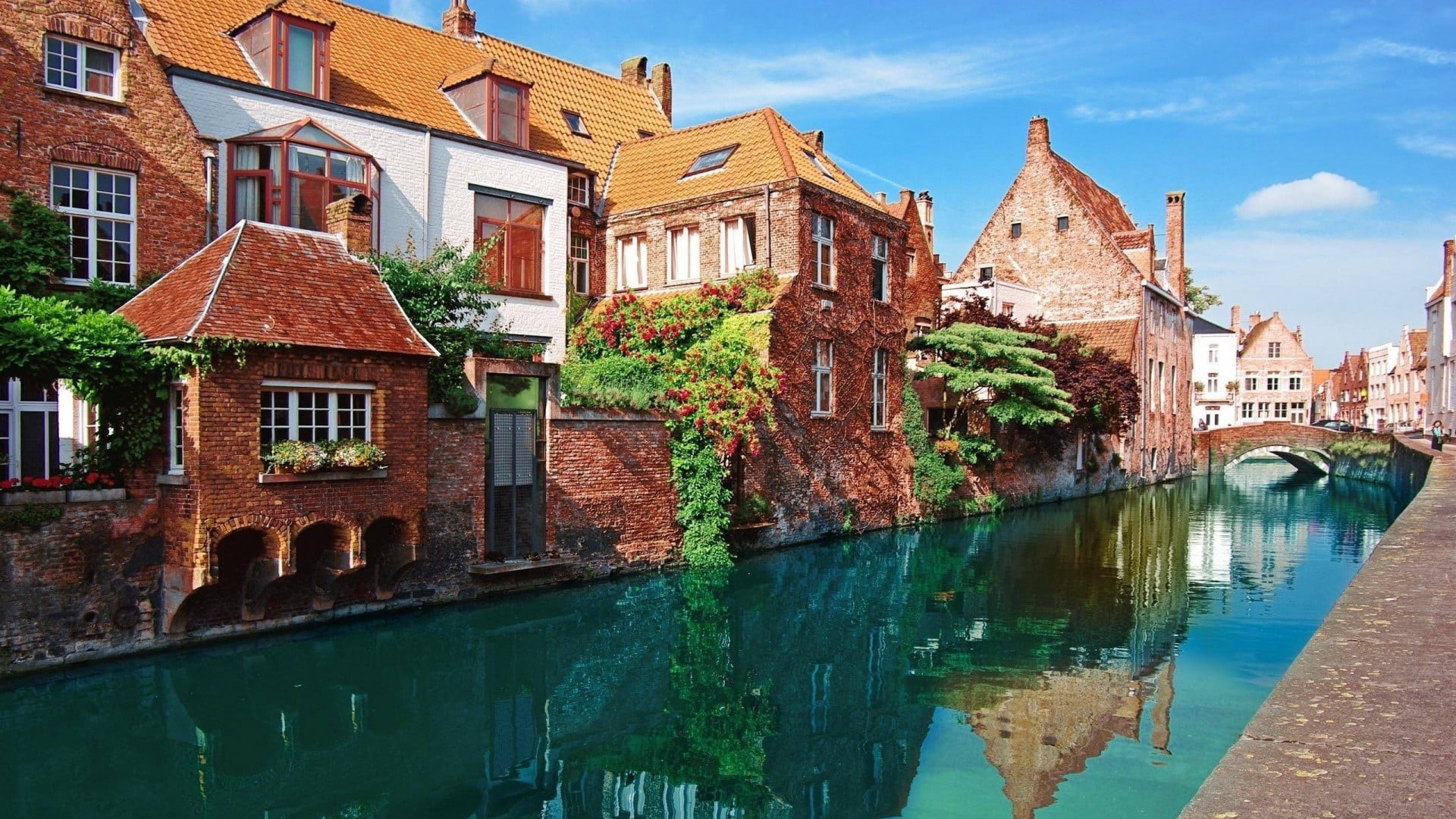 travel destinations, city, houses, travel, nature, Bruges, building exterior, beside, built structure, no people, arch bridge, 1080P, river, brick, residential district, HD Wallpaper