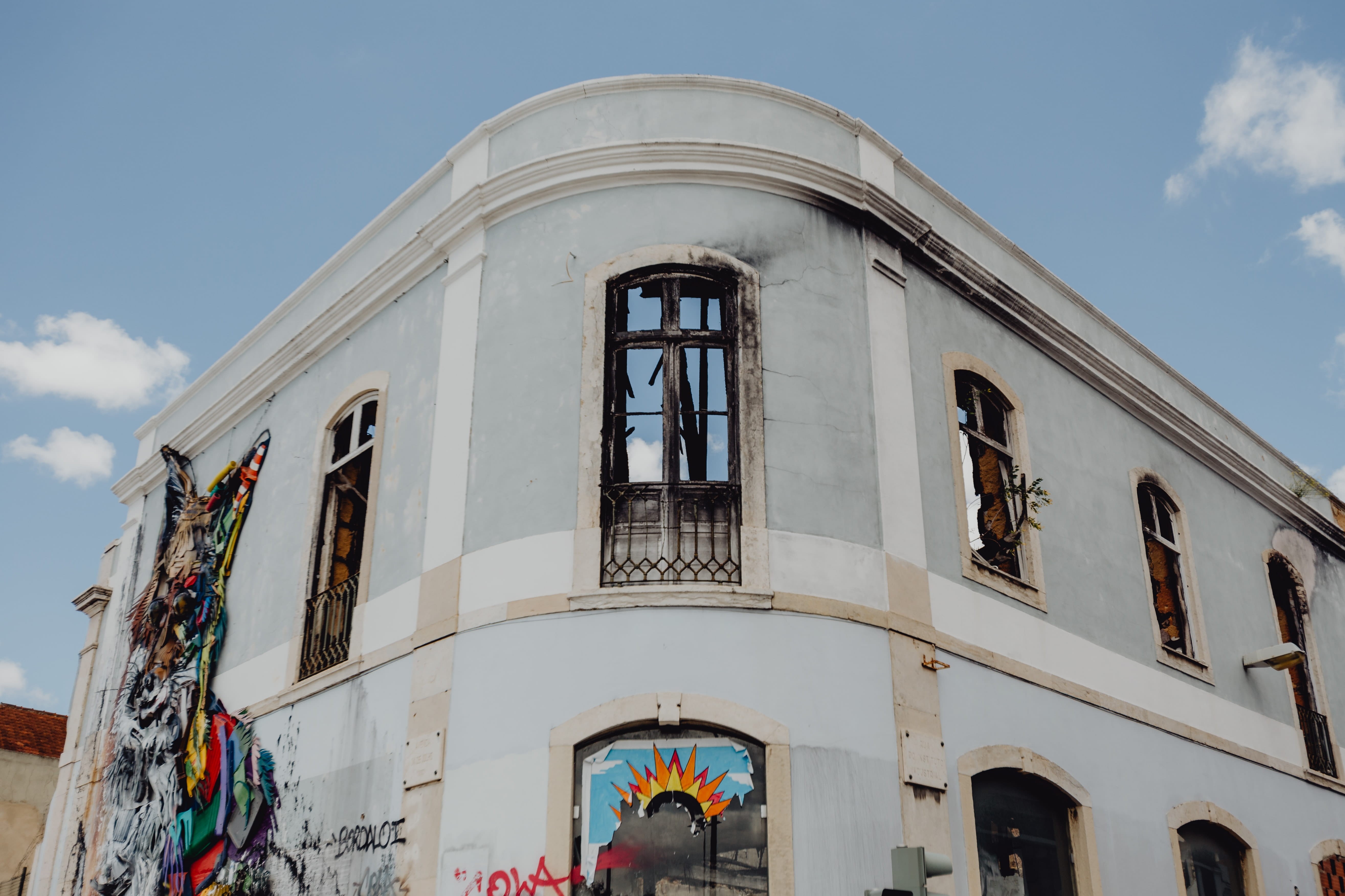 Europe, buildings, portugal, religion, lisbon, 5K, window, built structure, low angle view, day, building exterior, facade, cityscape, june, history, city, HD Wallpaper