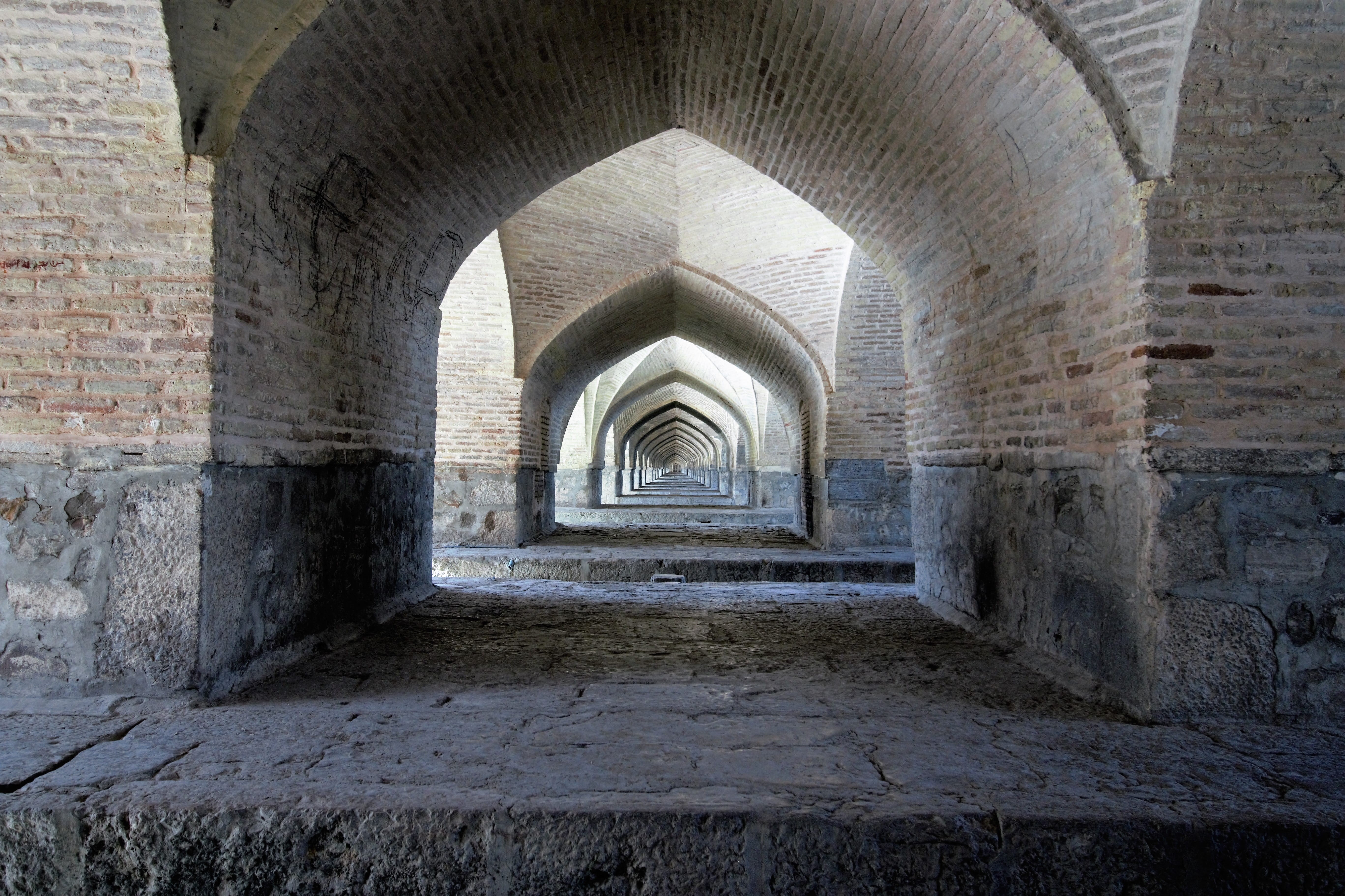 arcade, direction, 5K, window, ancient civilization, wall, si-o-seh pol bridge, tourist, architectural, arch, travel destinations, iran, isfahan, attraction, HD Wallpaper