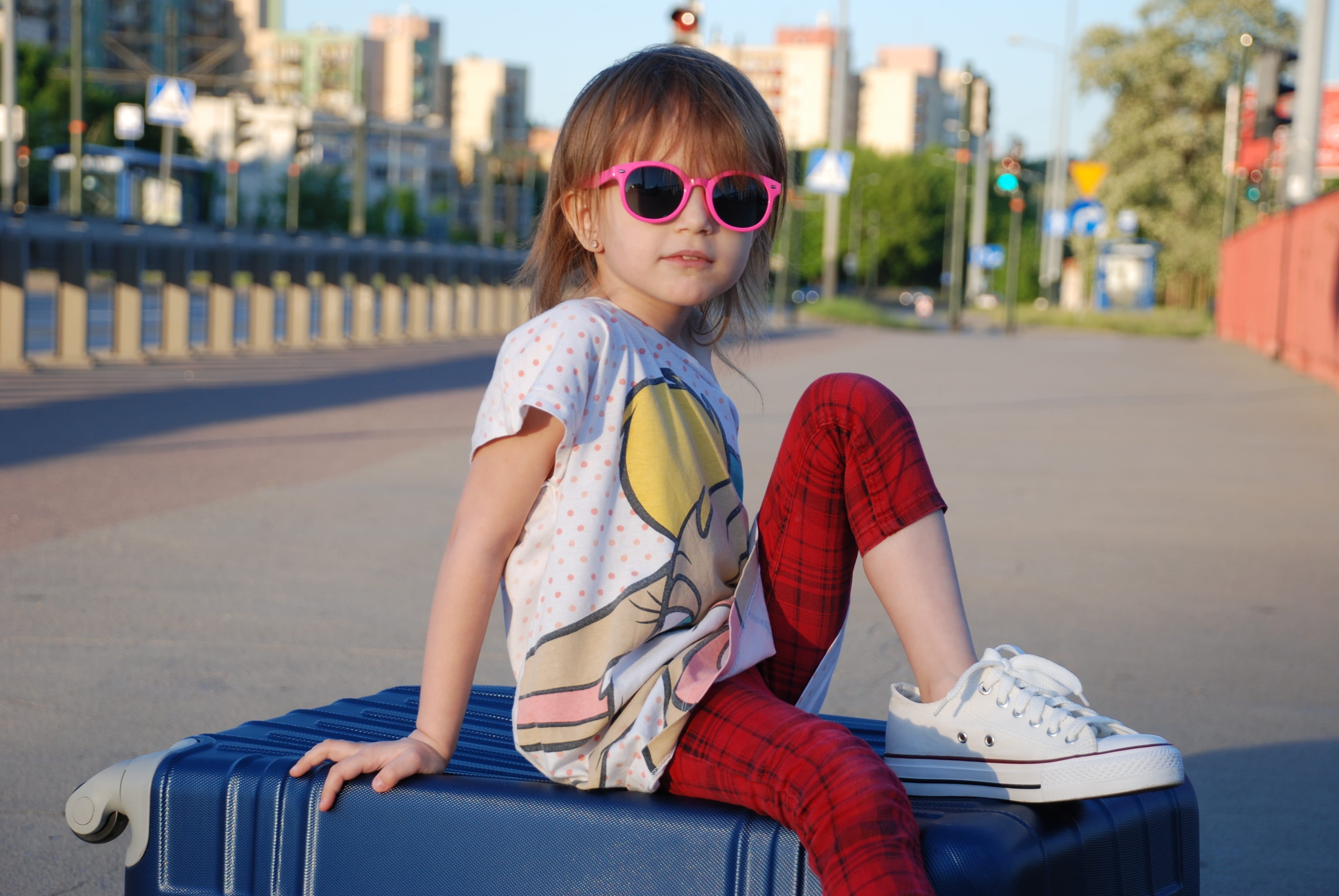 suitcase, tour, 4K, innocence, looking at camera, sunny day, the little girl, lifestyles, sunglasses, sitting, day, journey, summer, city, hardside, model, HD Wallpaper