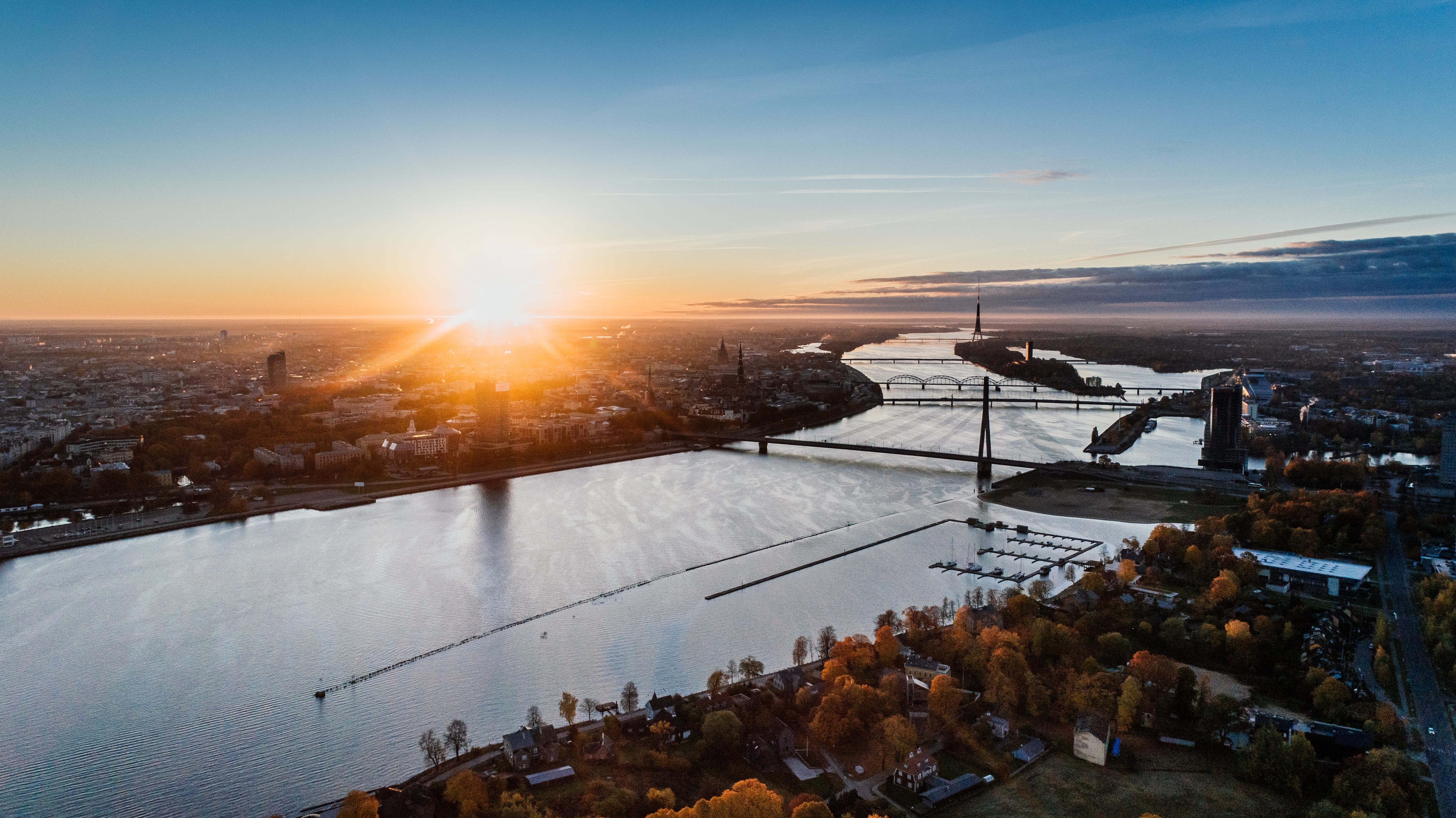 reflection, europe, city, rays, rive, autumn, high angle view, nature, cityscape, roads, sunset city, building exterior, urban city, architecture, quadrocopter, HD Wallpaper