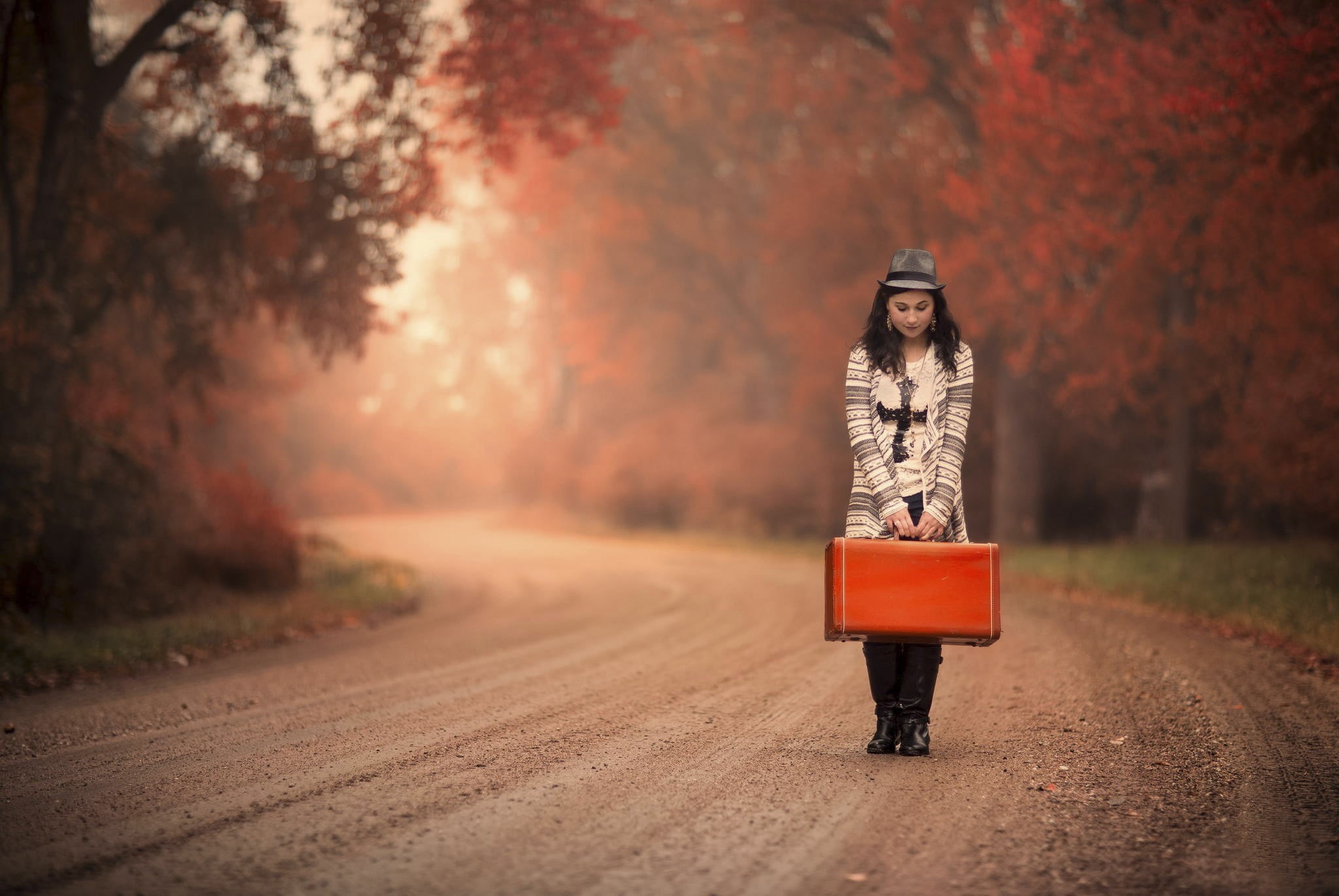 nature, loneliness, real people, travel, beautiful, fall, case, lifestyles, people, bag, woman, leaf, brunette, cute, plant, winter, standing, 1080P, long, HD Wallpaper