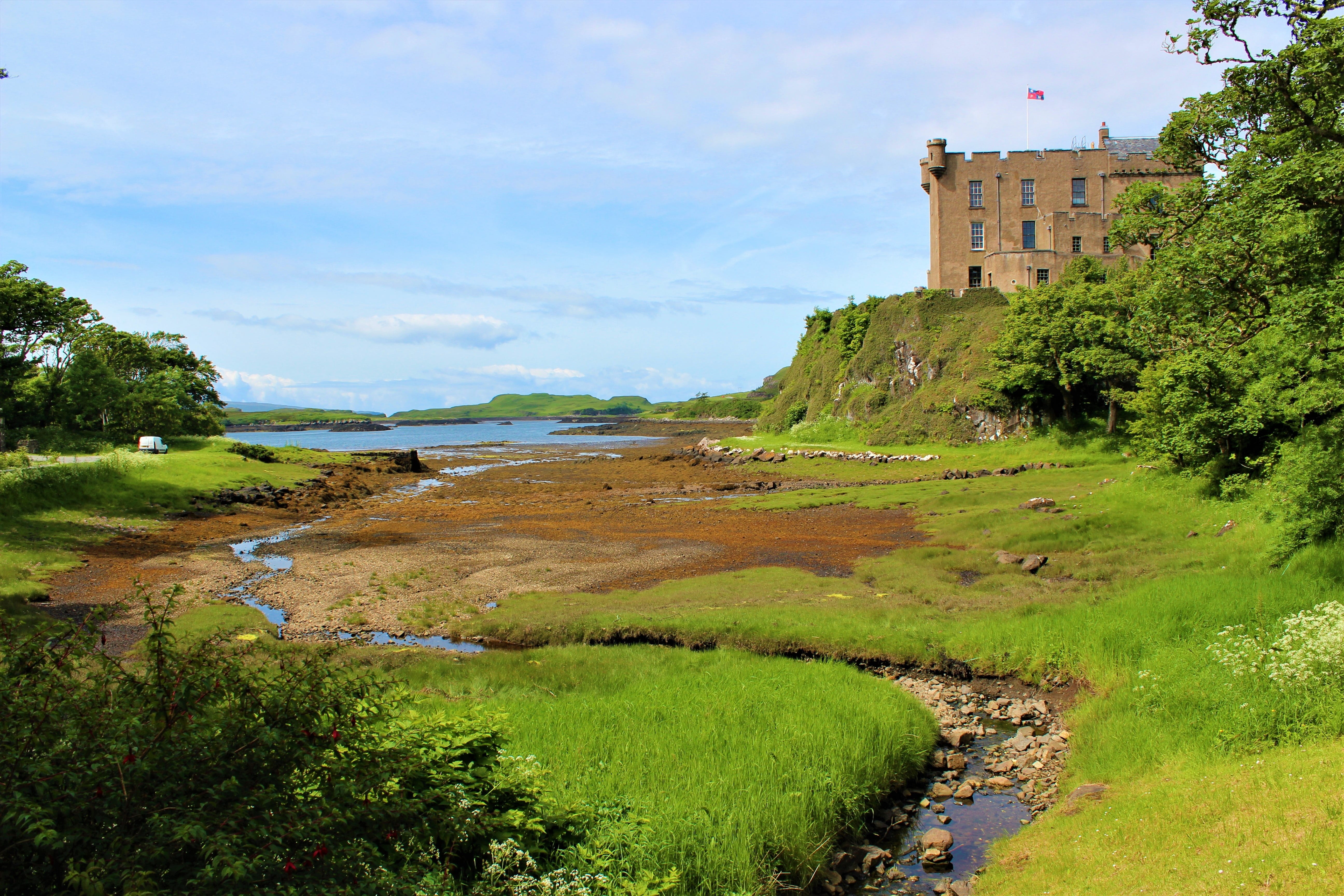 5K, landscape, land, tree, built structure, building exterior, history, plant, building, outdoors, travel, green color, scotland, grass, water, waters, HD Wallpaper