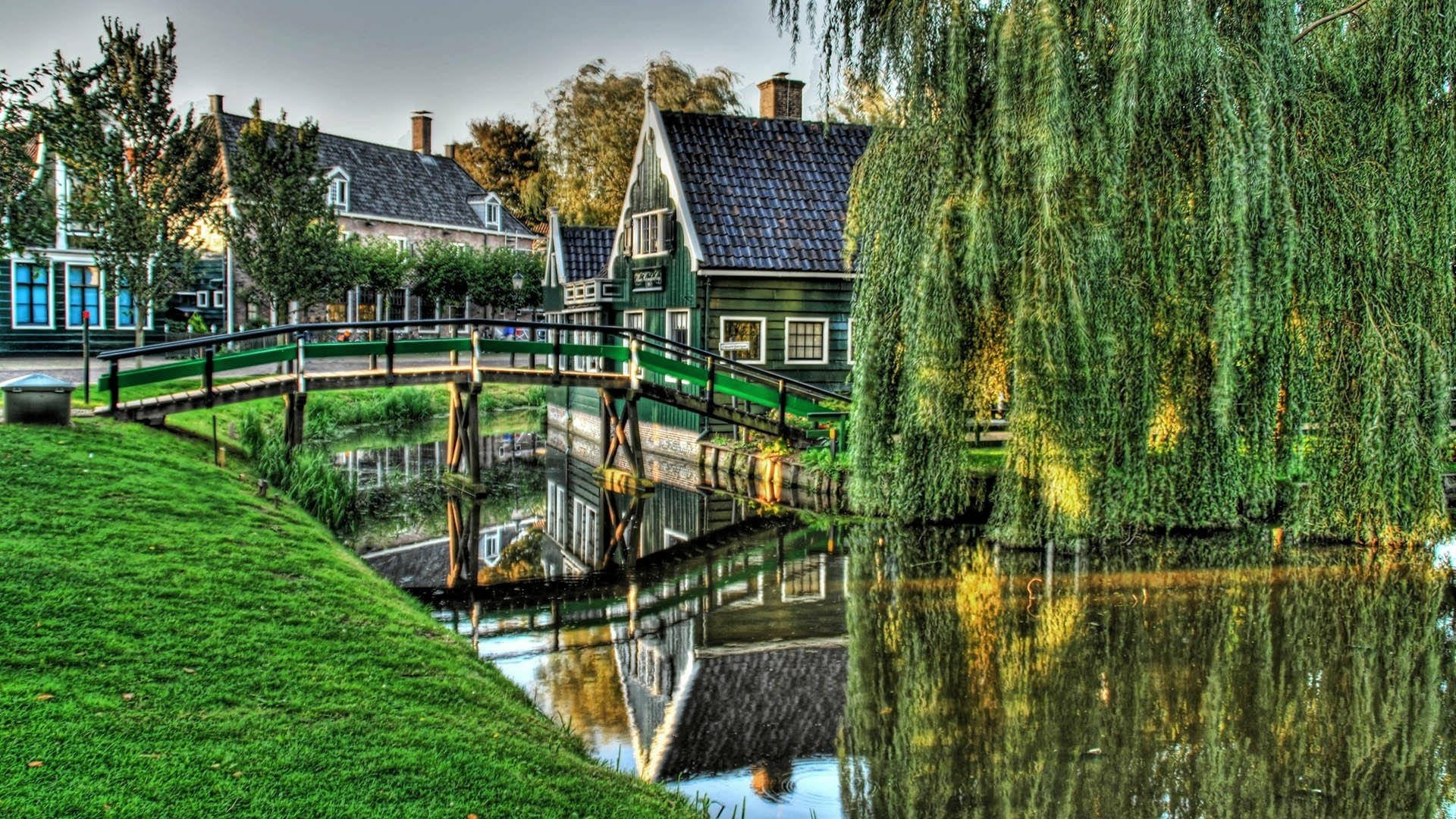 canal, building exterior, house, pond, arch bridge, building, river, zaanse schans, watercourse, waterfront, bank, no people, waterway, nature, reflection, HD Wallpaper