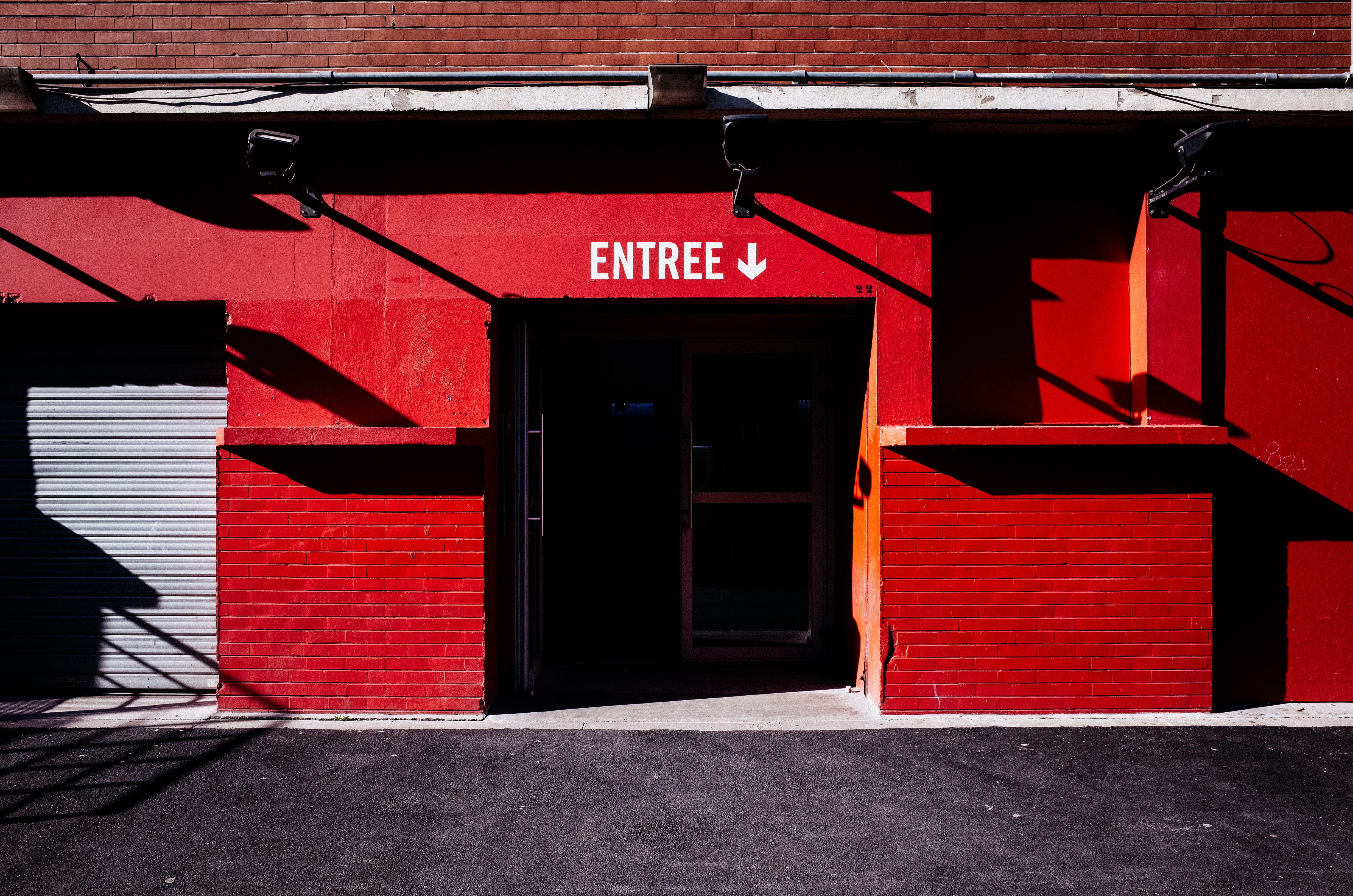 building exterior, opened, built structure, shutter, near, architecture, sign, exterior, 4K, leaving, entrance, entree, lille, door, day, closed, garage, HD Wallpaper