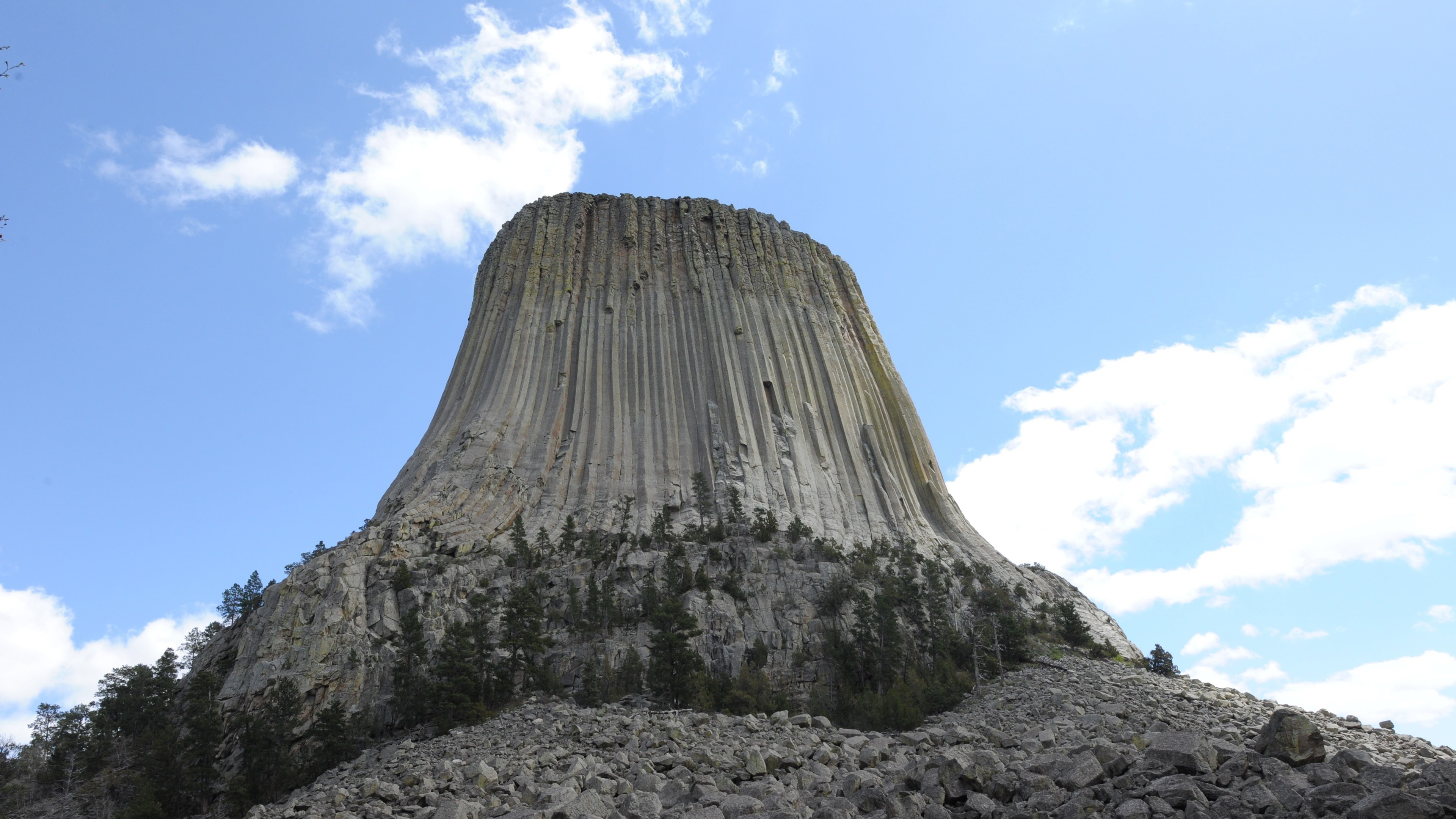 no people, beauty in nature, rock formation, cloud - sky, non-urban scene, mountain, day, Devils Tower, solid, travel destinations, sky, rock, physical geography, HD Wallpaper