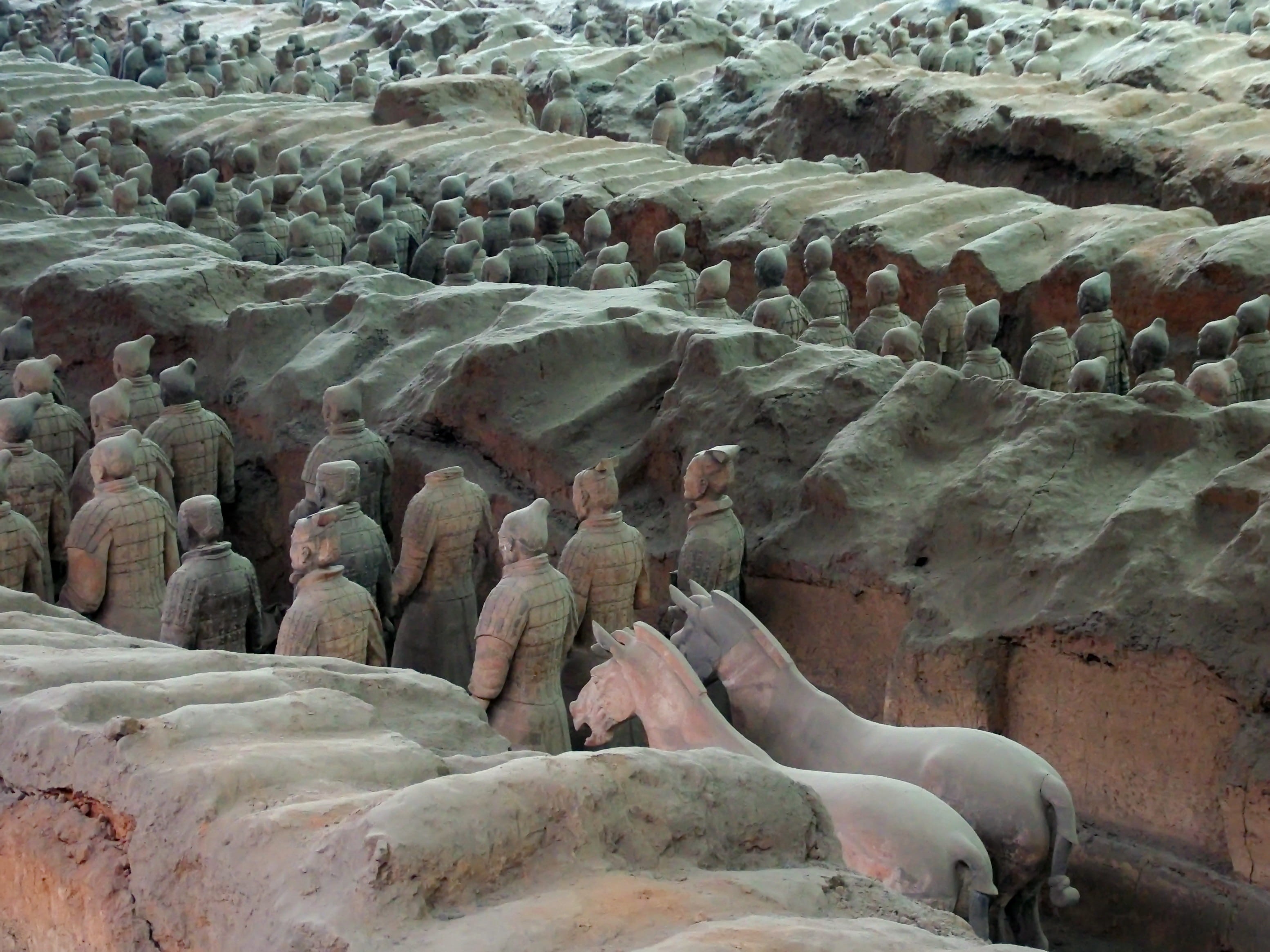 no people, animal themes, rock, outdoors, qin, 2K, army, solid, land, terracotta warriors, high angle view, xian, history, day, animals in the wild, statue, HD Wallpaper