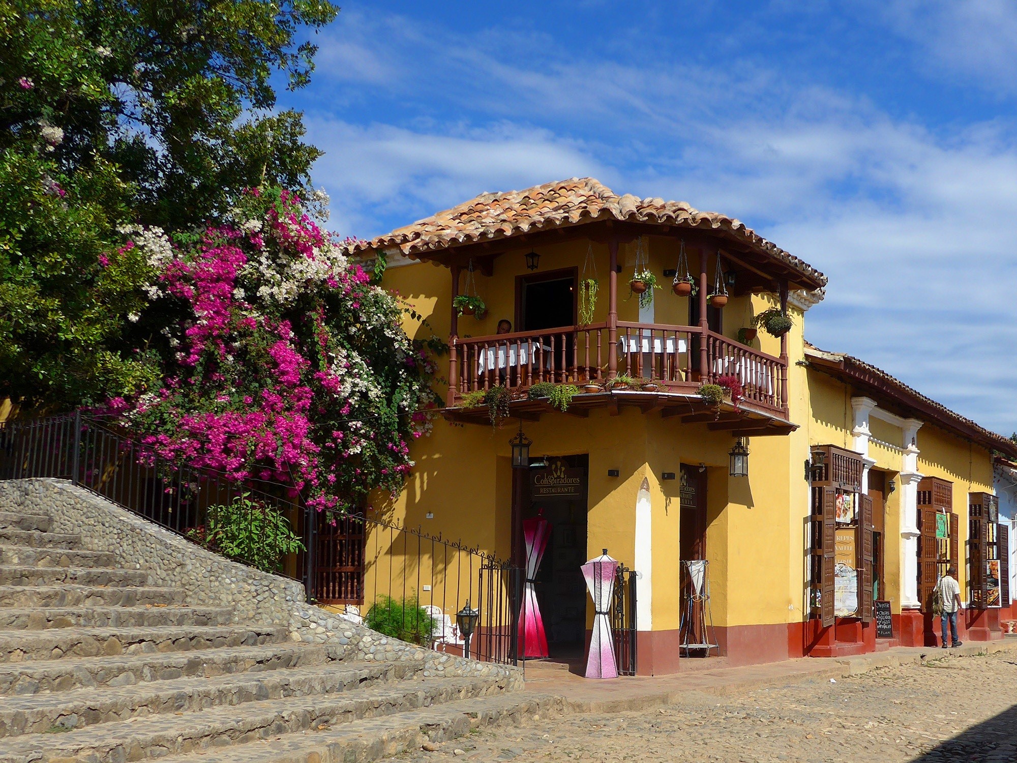 flower, tropics, human, cuba, yellow, architecture, home, sunlight, building exterior, trinidad, balcony, daytime, plant, concrete, outdoors, footpath, HD Wallpaper