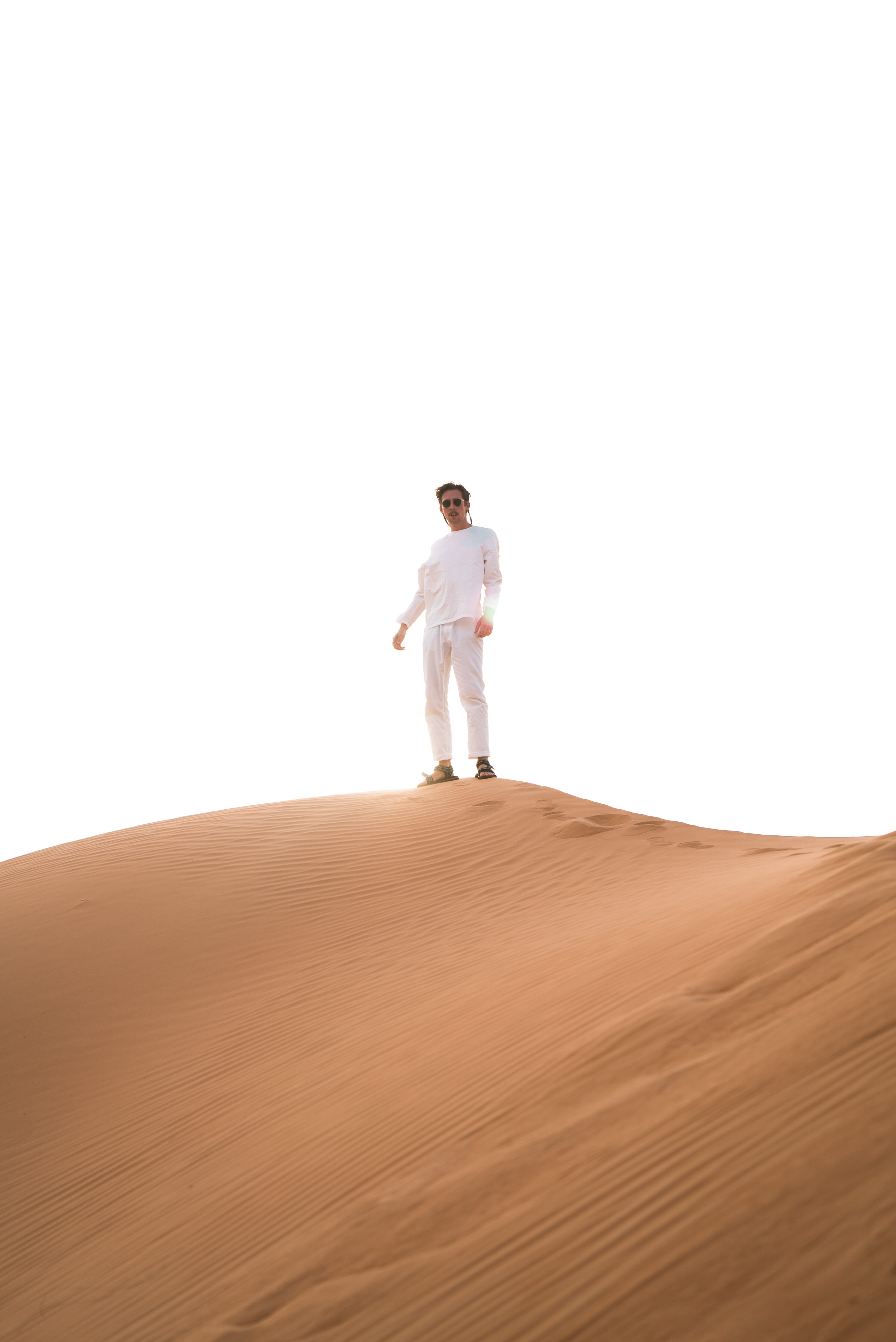 sand, dune, adult, climate, fashion, day, mountain, one person, copy space, real people, men, nature, casual clothing, full length, lifestyles, leisure activity, Phone HD Wallpaper