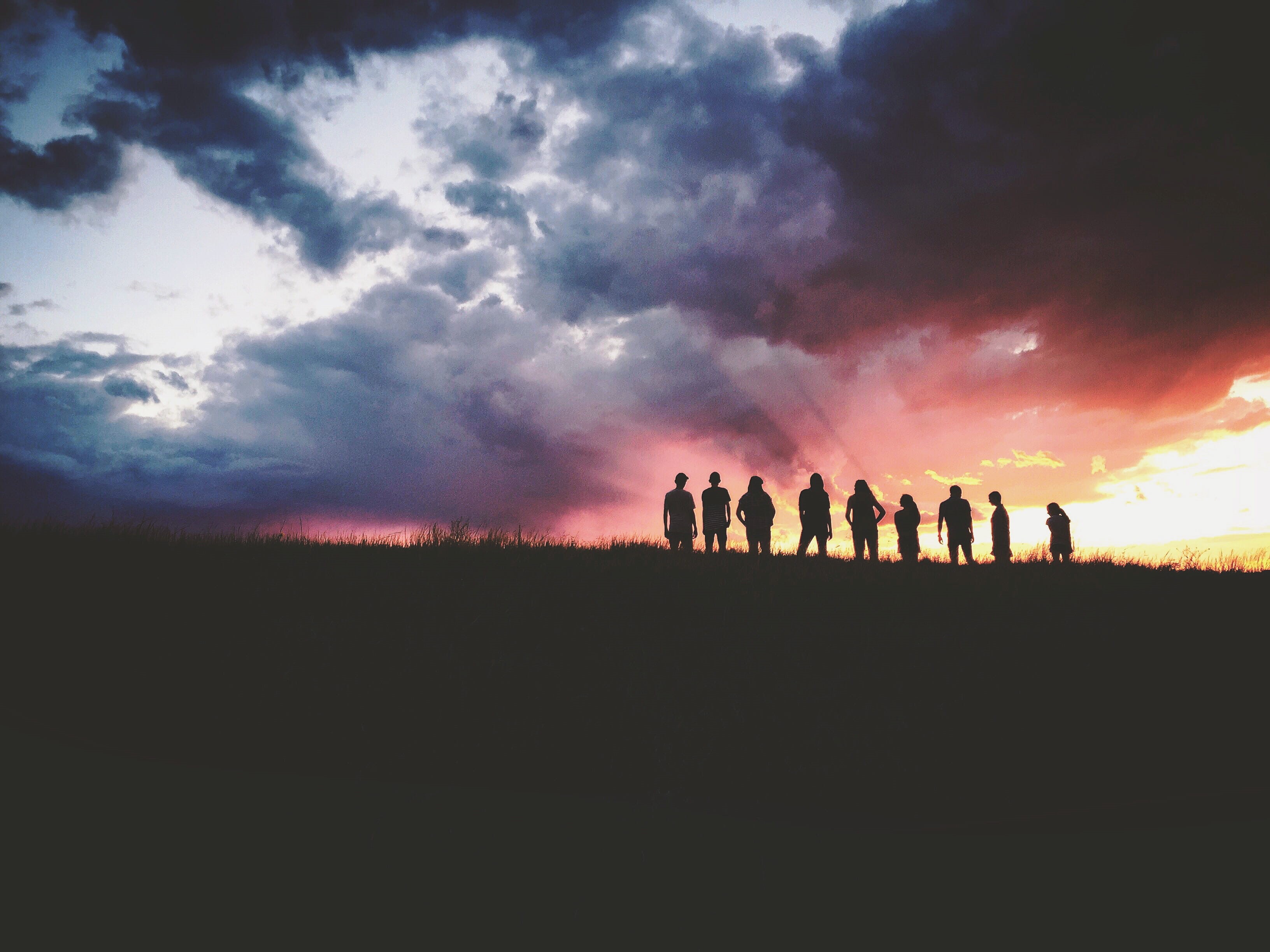 cloud, men, 2K, land, Sky, cloudy, landscape, Silhouette, outdoors, leisure activity, adults only, togetherness, lifestyles, sunset, standing, adult, sun, HD Wallpaper