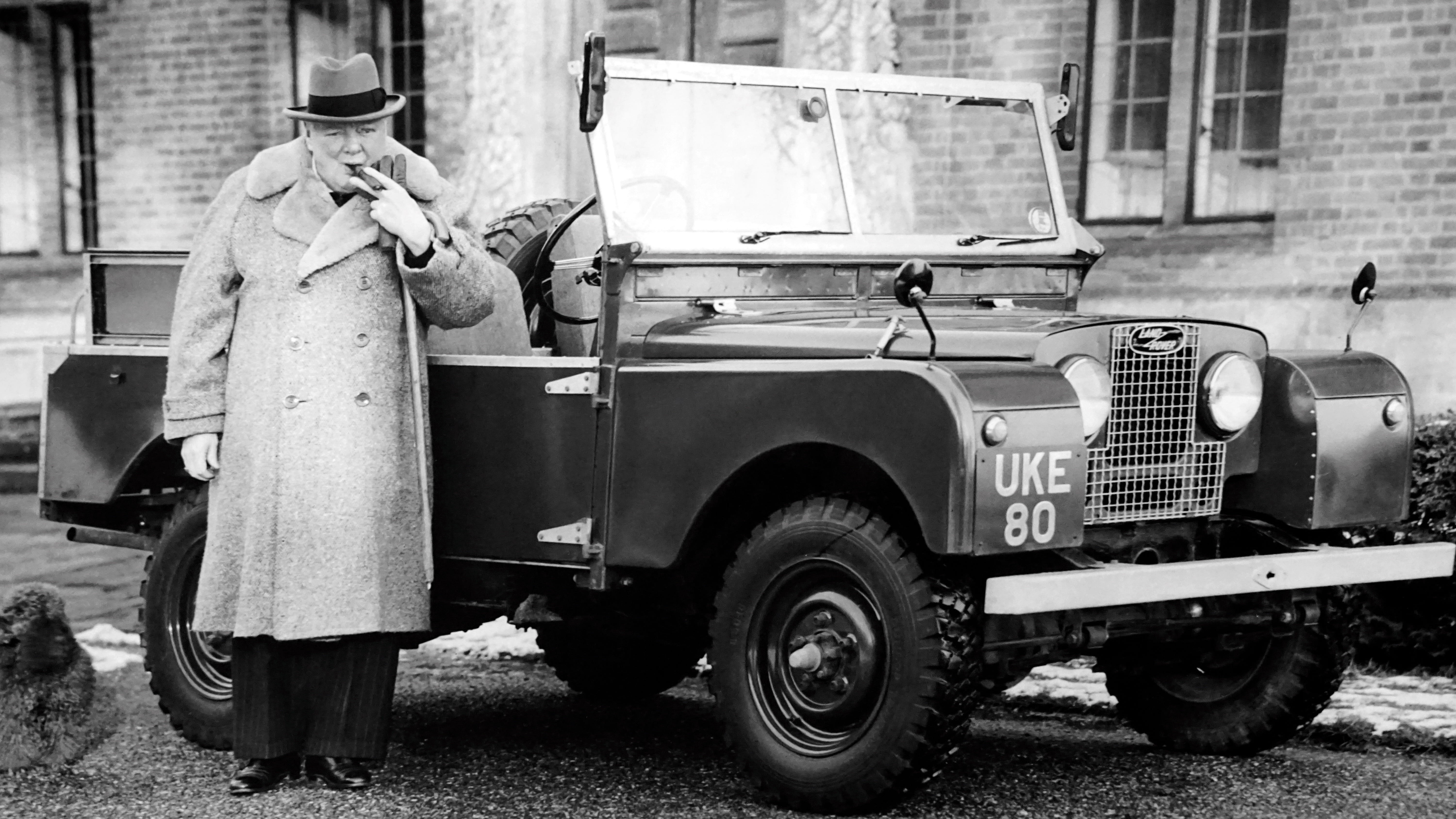 city, history, day, car, grayscale, united, men, old, churchill, vehicle, architecture, vintage, uk, man, monochromatic, full length, union, british, black and white, HD Wallpaper